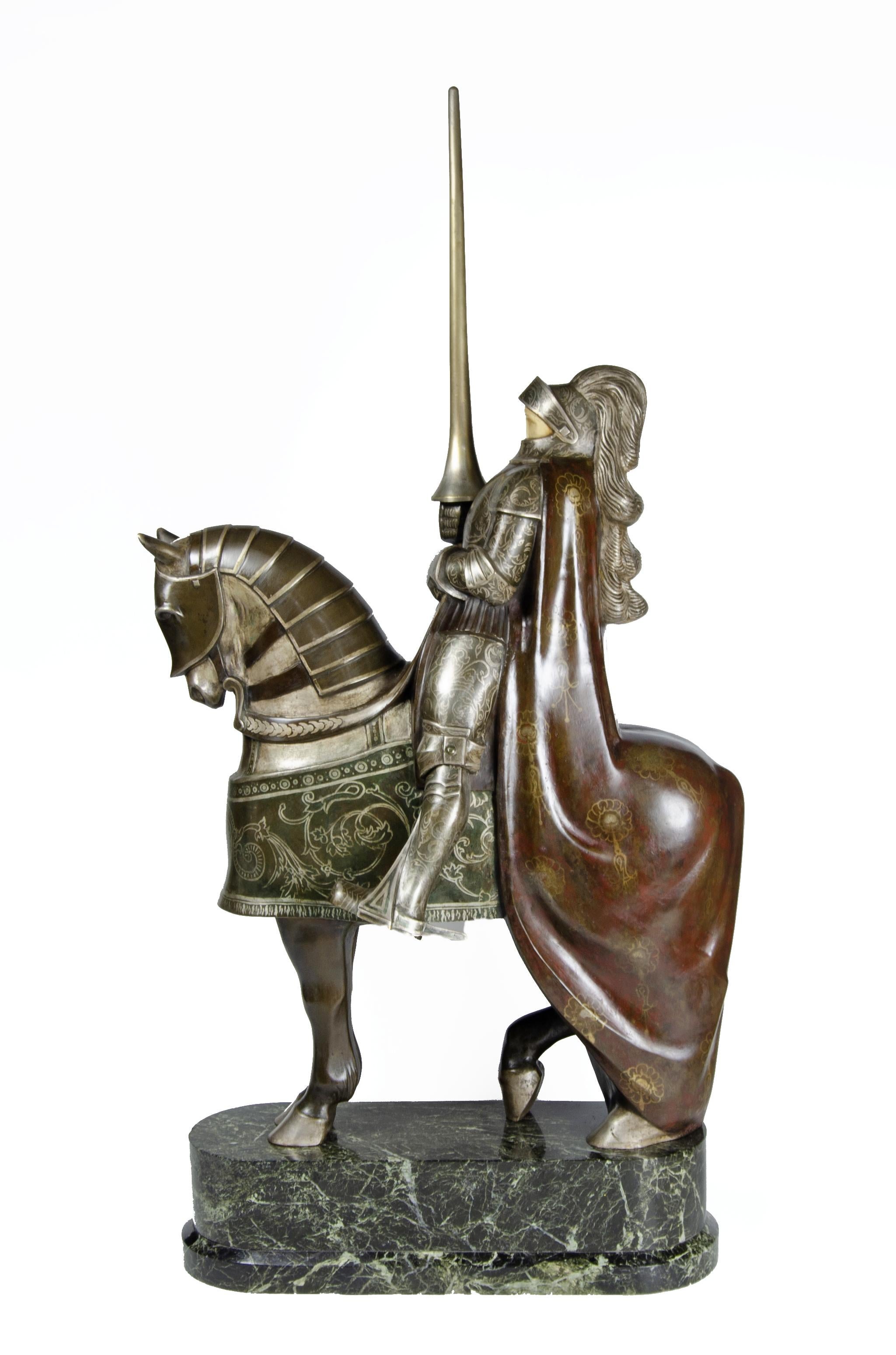 Scultura di cavaliere in osso e bronzo con base in marmo di A. Kéléty, Francia in vendita 2