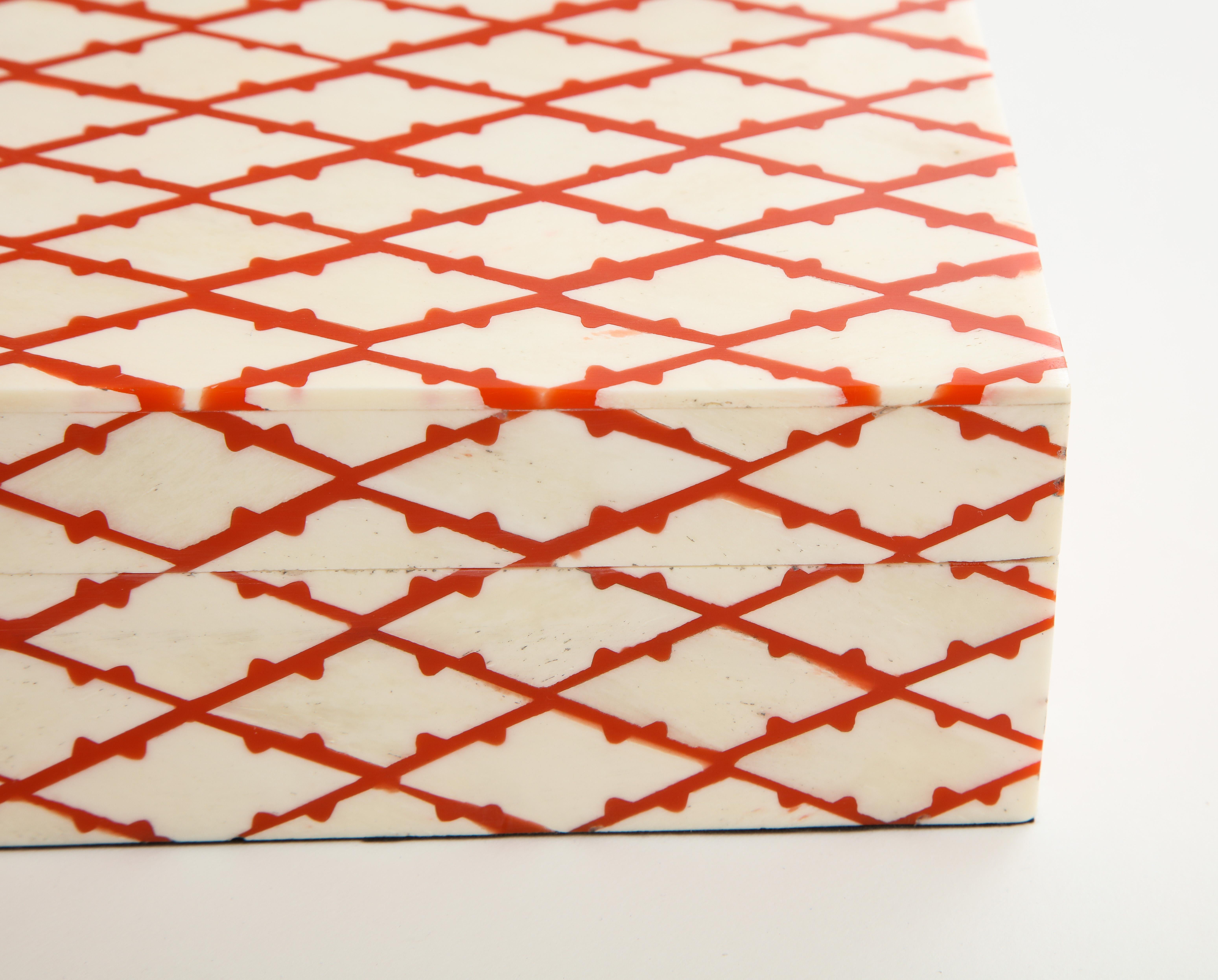 Bone and Coral Trellis Decorative Box In Excellent Condition In New York, NY