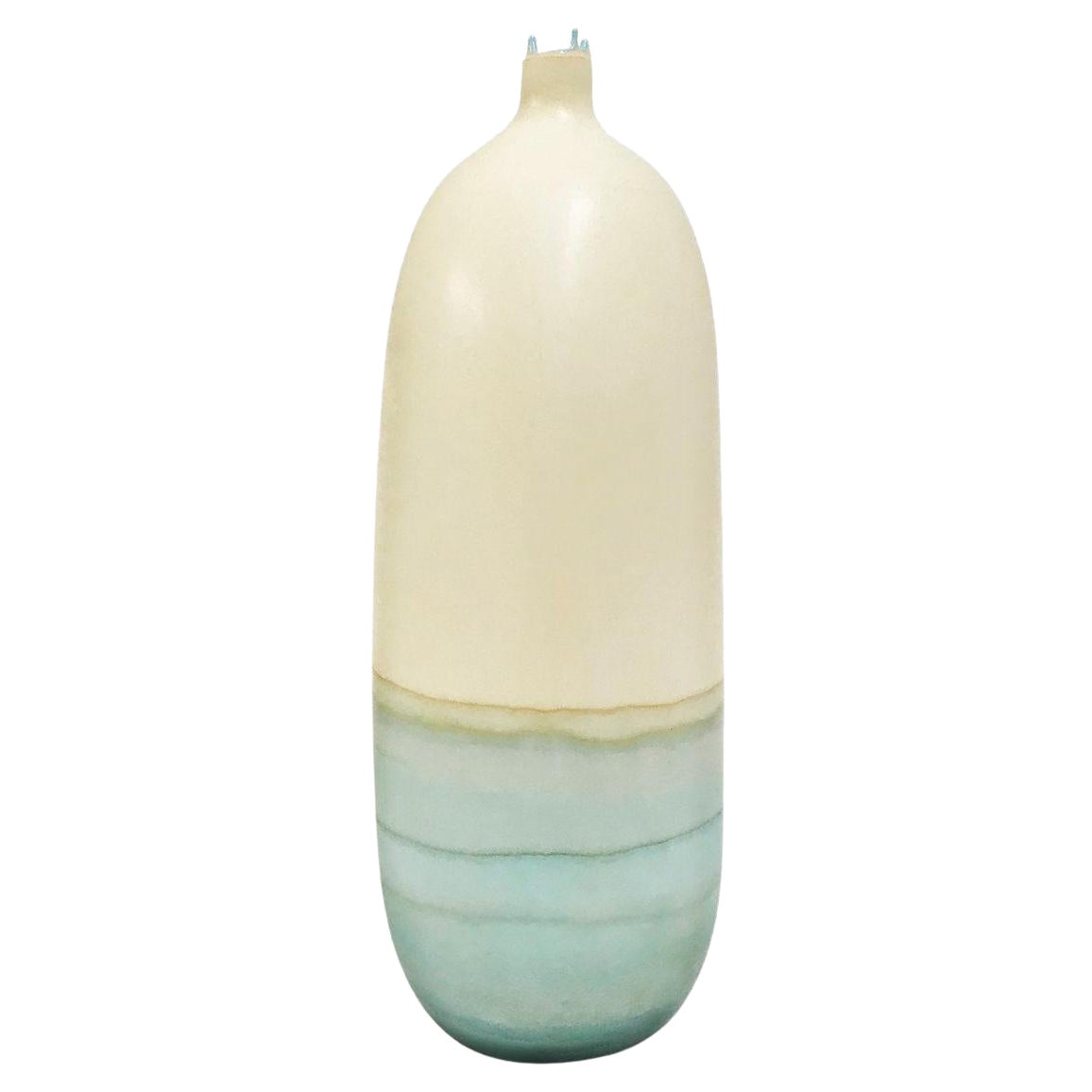 Jarrón Venus de hueso y azul hielo de Elyse Graham