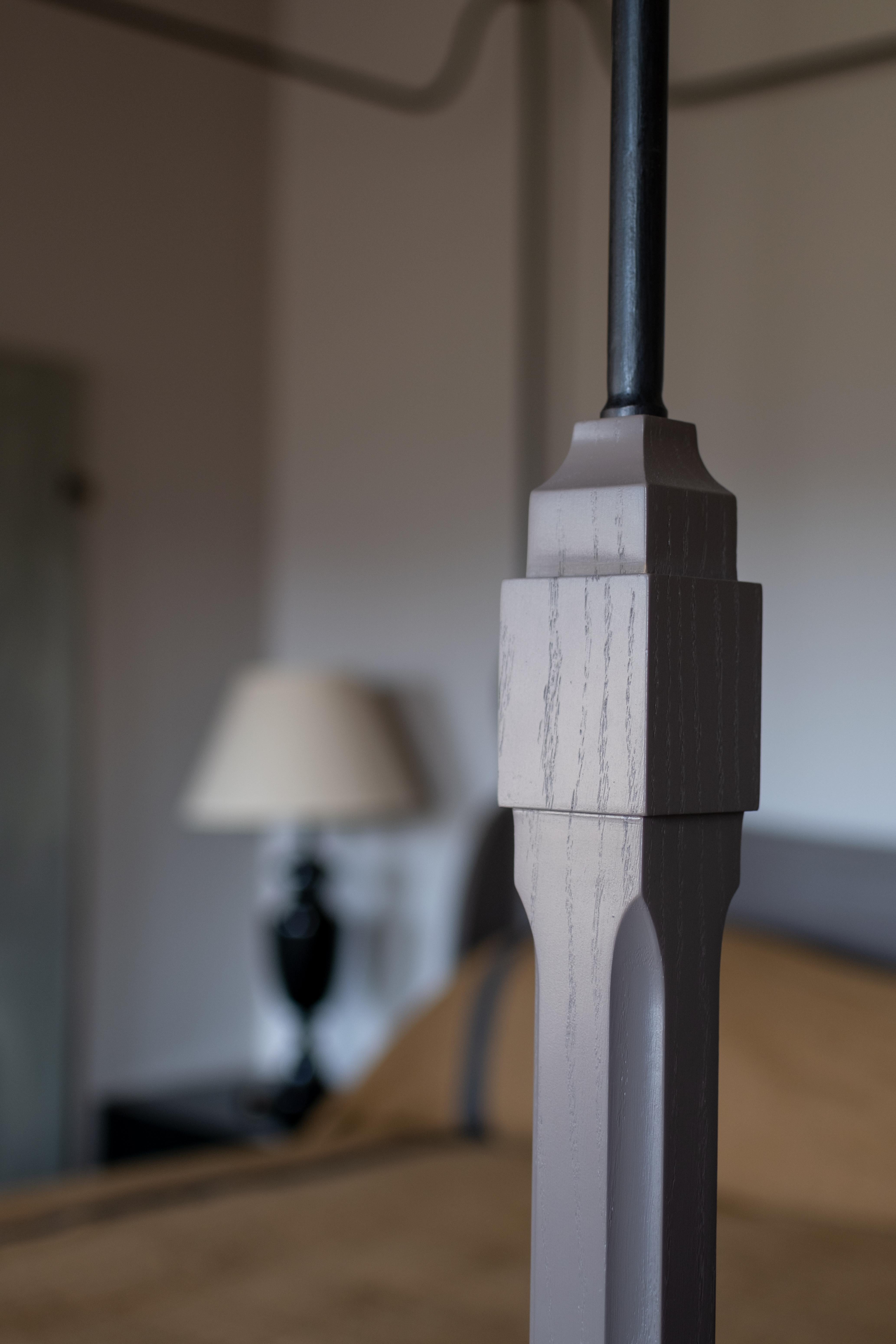 Bone Bed Grisaille Oak and Steel Superstructure New England Feel Canopy Bed In New Condition For Sale In Lisciano Niccone, Perugia