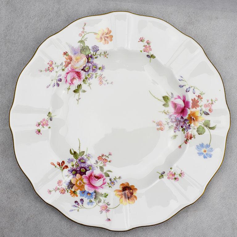 Bone China Porcelain Royal Crown Derby Plate in Derby Posies Rose