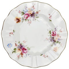 Assiette Royal Crown Derby en porcelaine osseuse à motif de roses Posies Derby