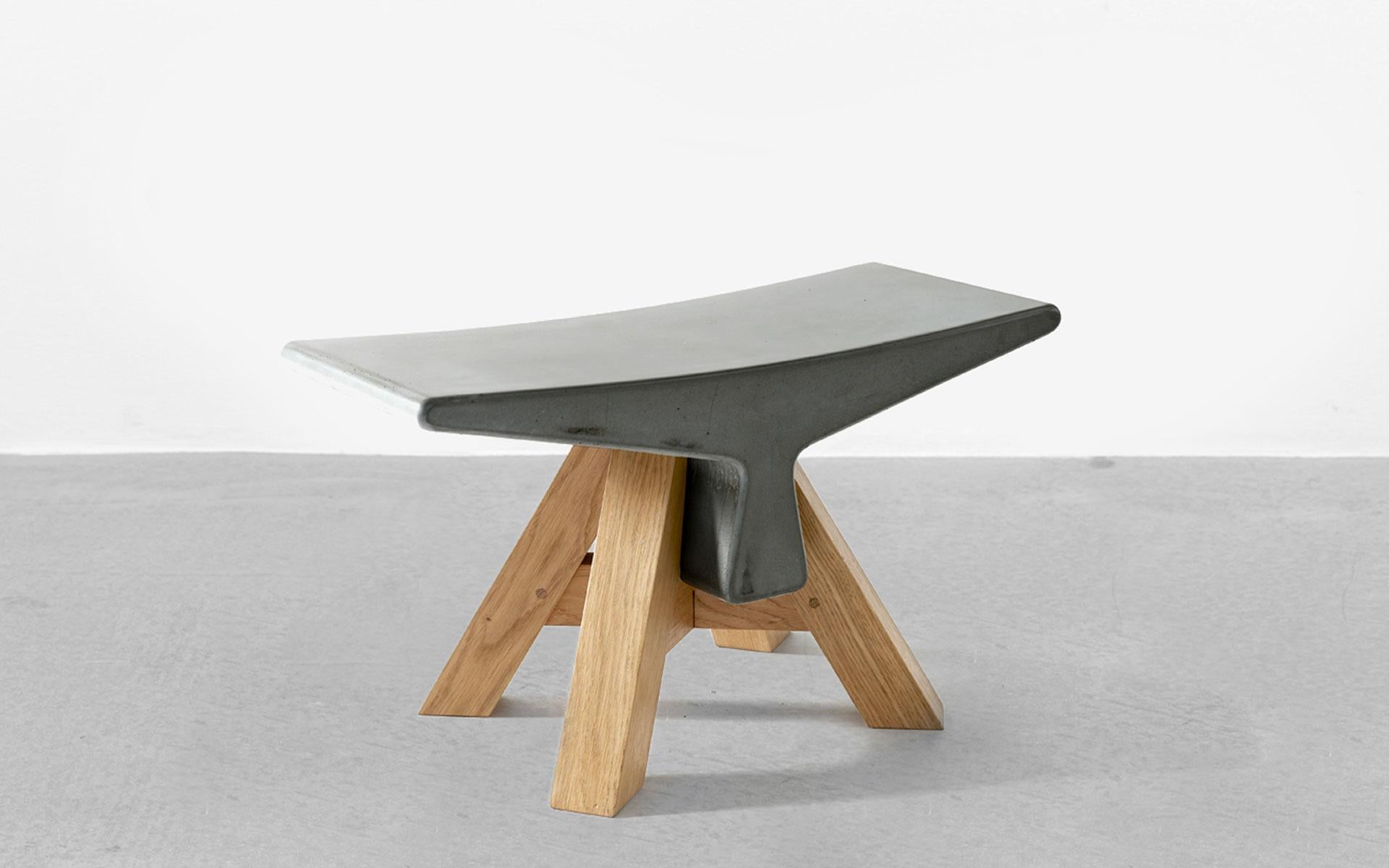 Bone Ductal is a molded concrete and oak stool, a step up from its marble version on the evolutionary scale. Convoking the timeless, aspiring to meditation, the Bone Ductal stool uses archetypes, half-way between an Asian neck-support and a Japanese