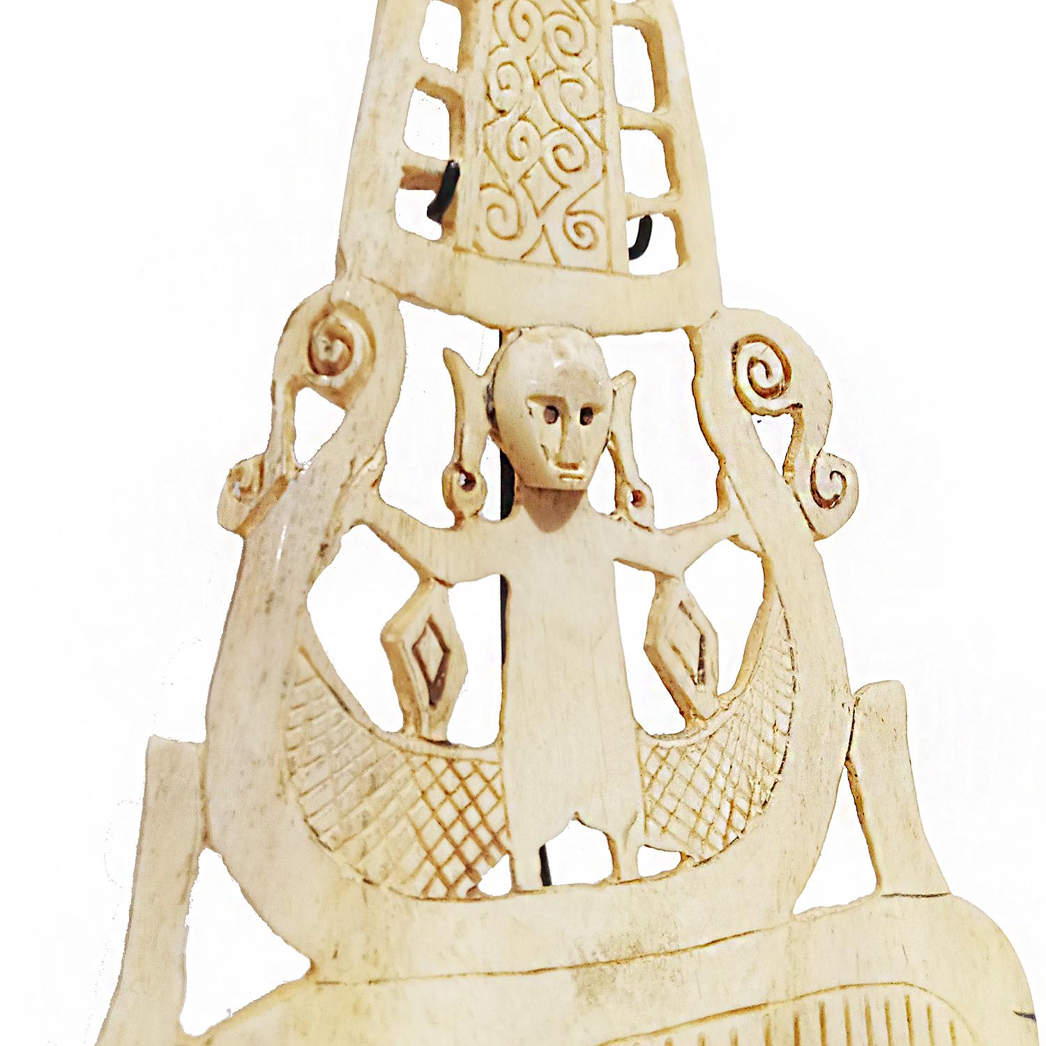 Bone Hair Comb, Indonesia, Mid 20th Century 4