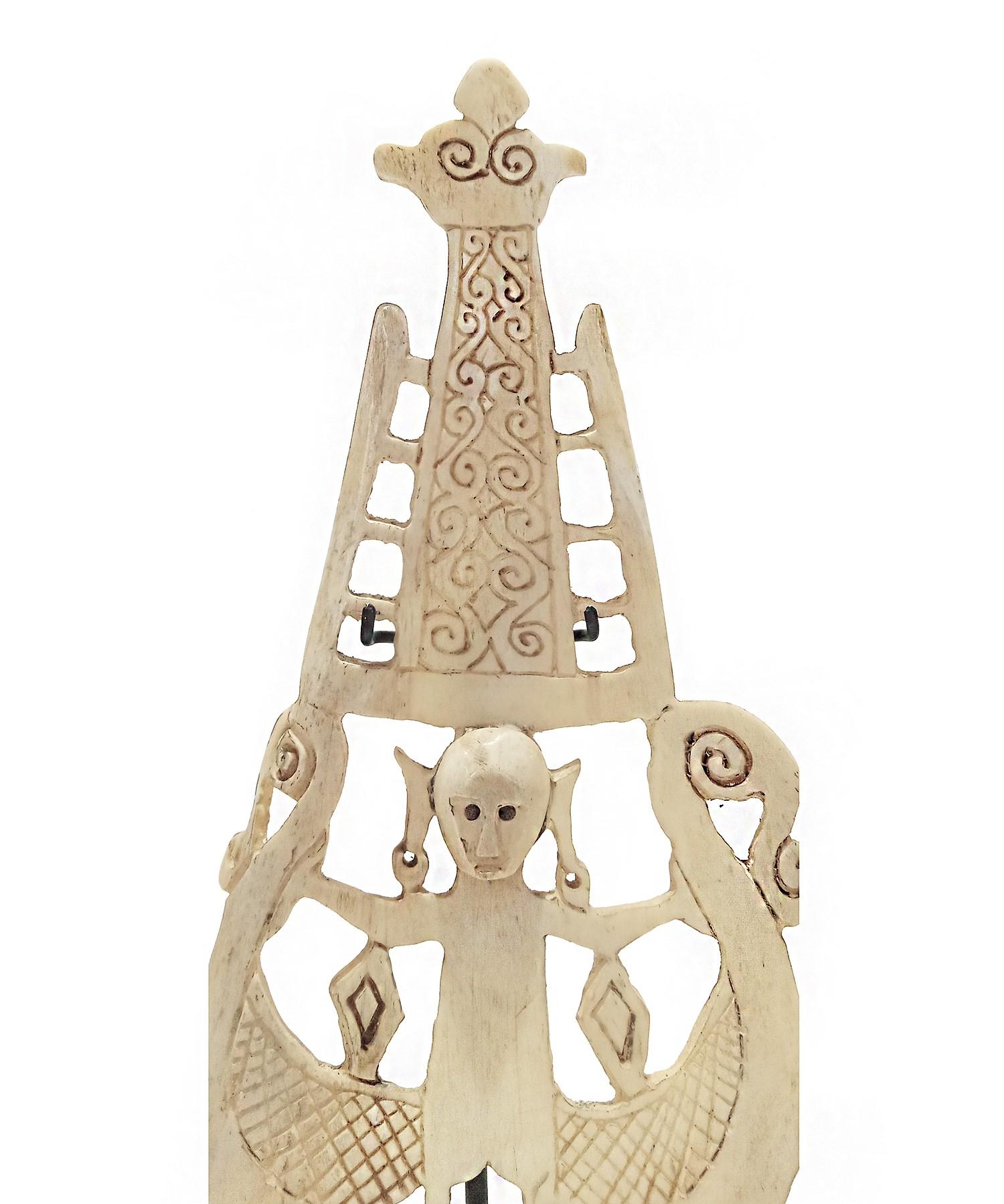 Bone Hair Comb, Indonesia, Mid 20th Century 1