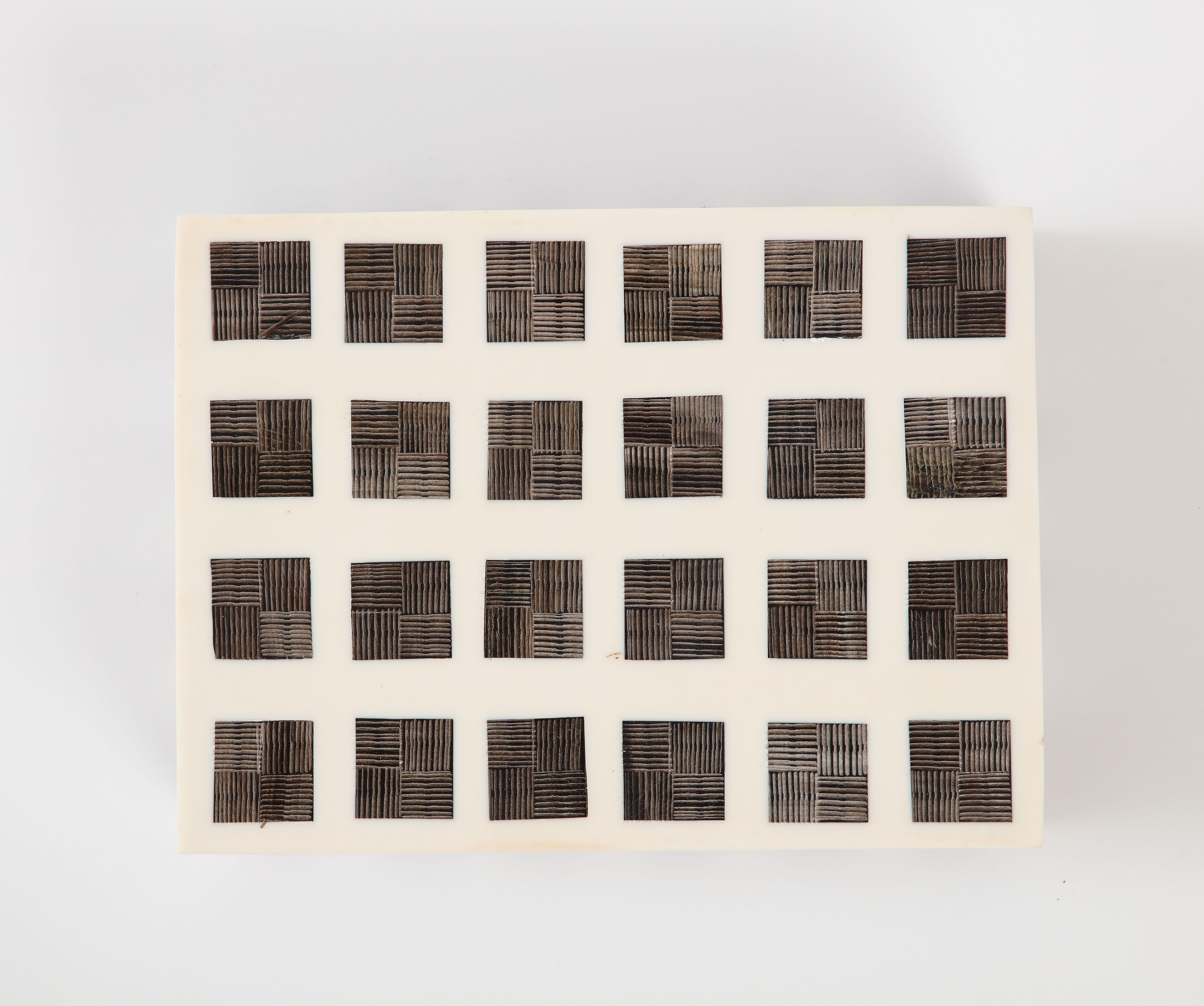 Bone, Horn Grid Pattern Box In New Condition In New York, NY