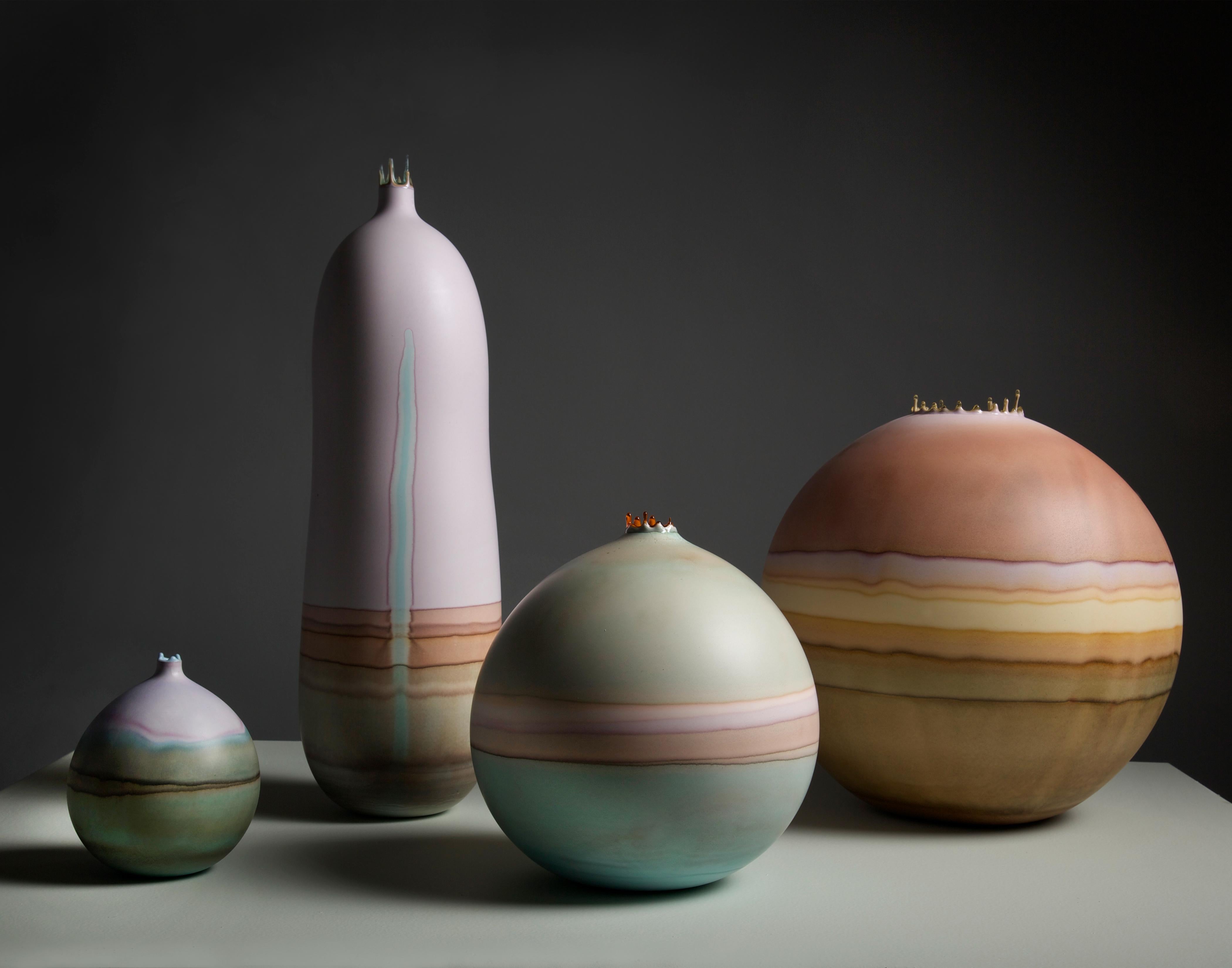 Ombre Saturn-Vase aus Knochen von Elyse Graham (Sonstiges) im Angebot