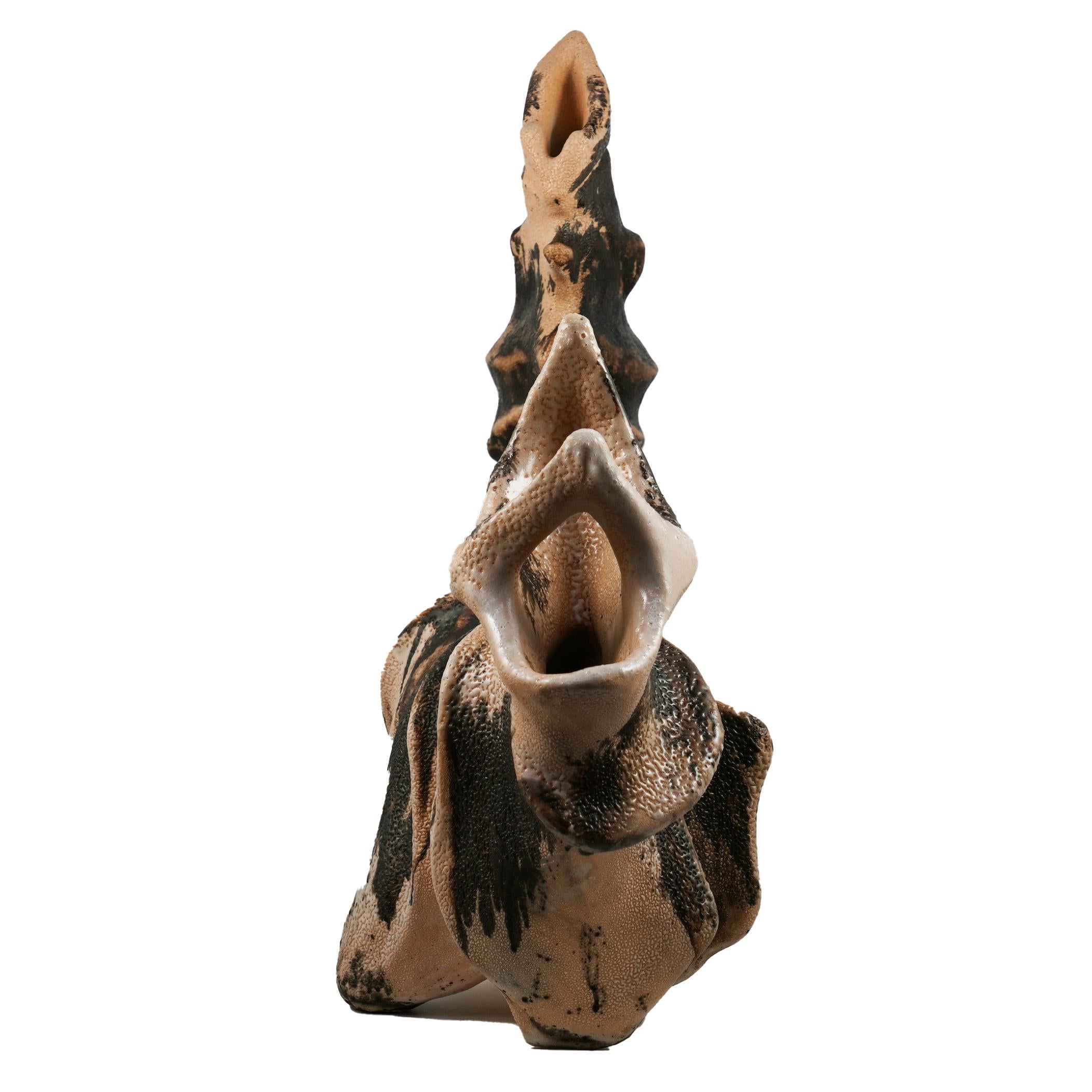 Malaisien Série Bone n°5, collection Bones, sculpture en céramique raku d'Adil Ghani en vente