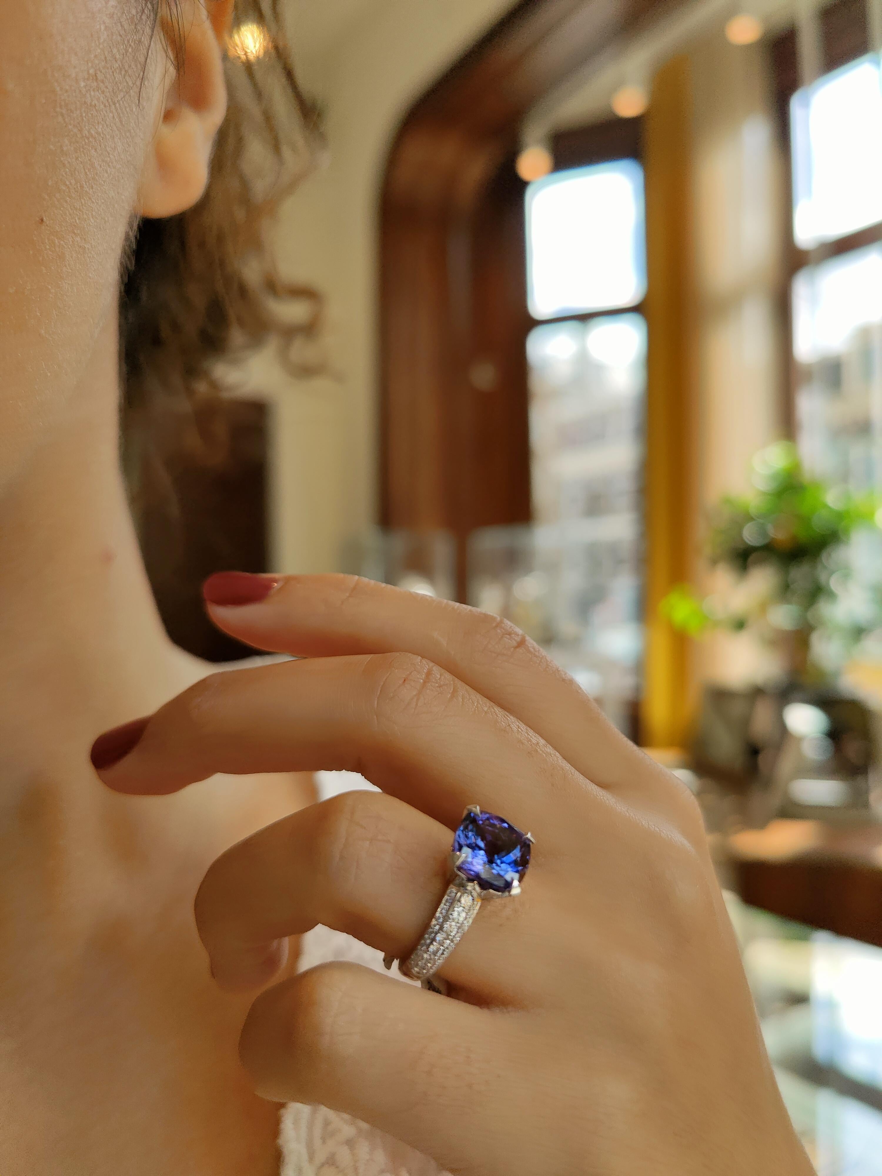 Bonebakker Tanzanite and Diamond White Gold Ring Bridges of Amsterdam Collection For Sale 1