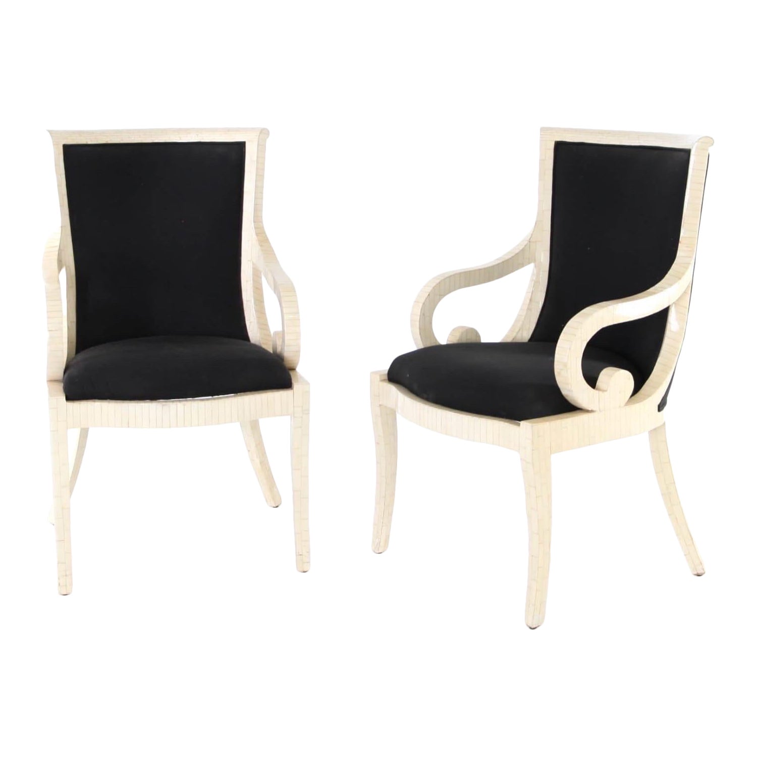 Par de sillones con incrustaciones de huesos en venta