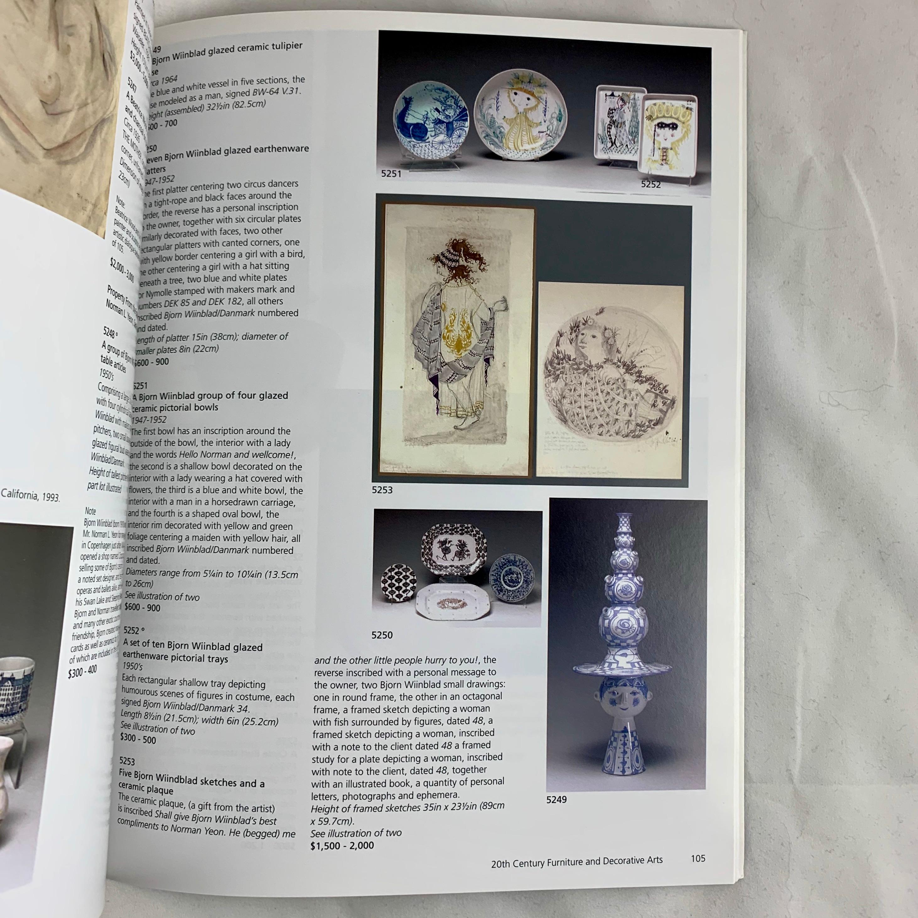 Papier Catalogue de ventes aux enchères Bonhams & Butterfield Furniture and Decorative Arts, 2004 en vente