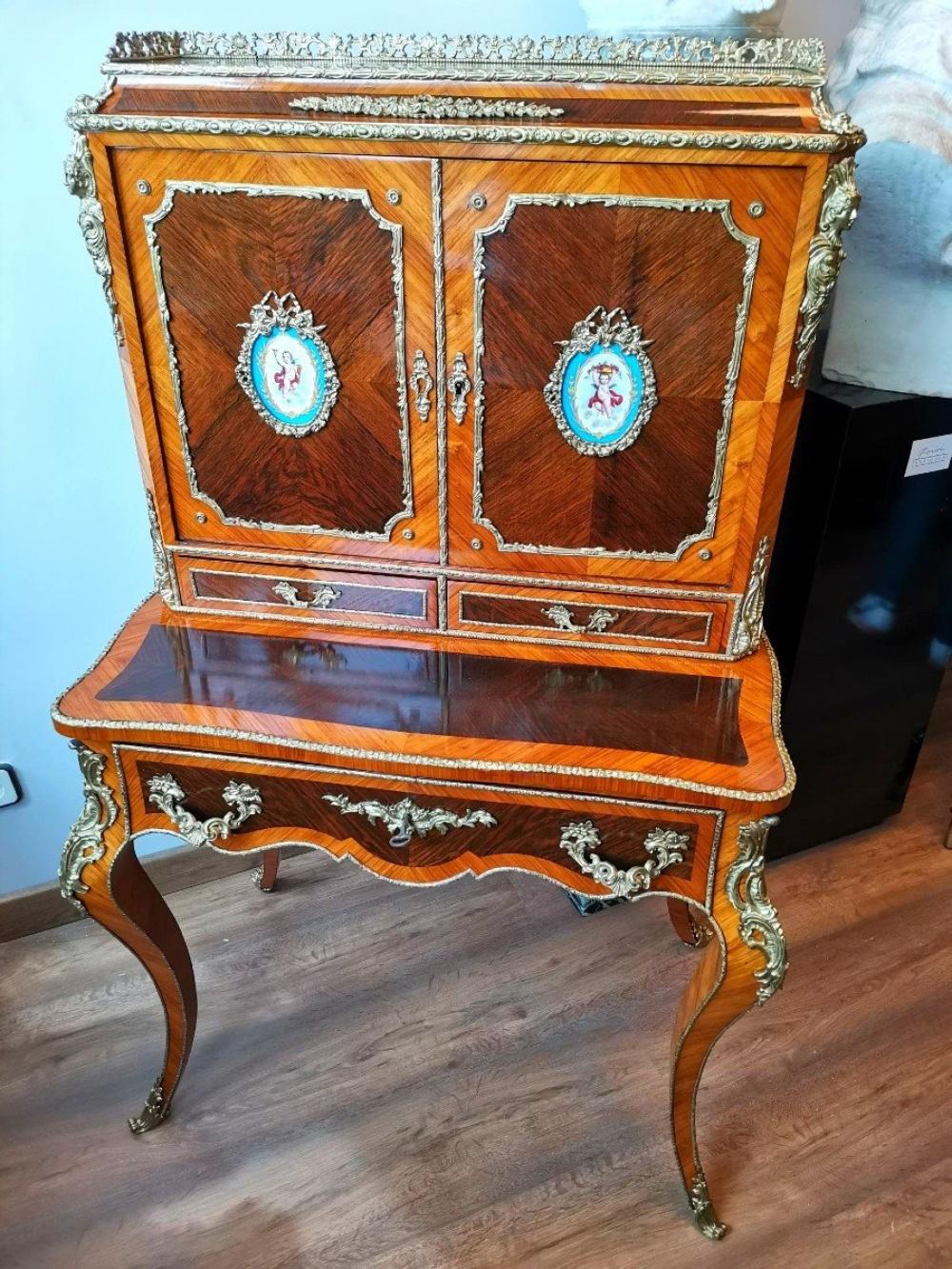 Bonheur Du Jour Desk Napoleon III Period 19th Century Wood Hand Crafted For Sale 7