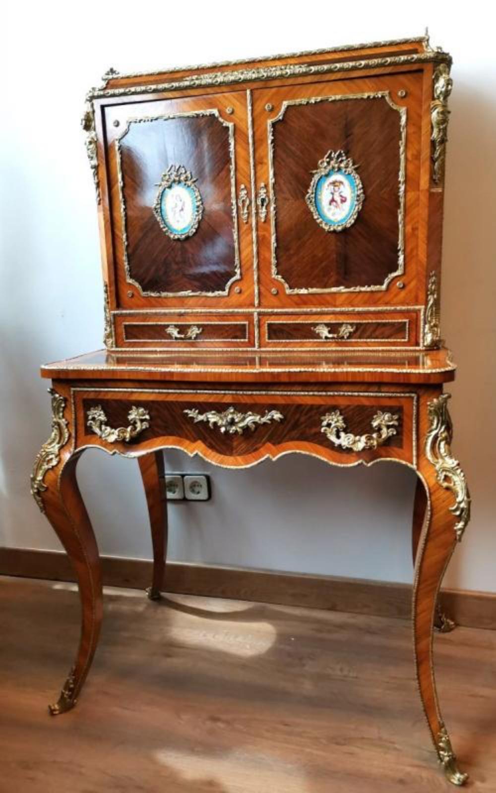 Bonheur Du Jour Desk Napoleon III Period 19th Century Wood Hand Crafted In Good Condition For Sale In Madrid, ES