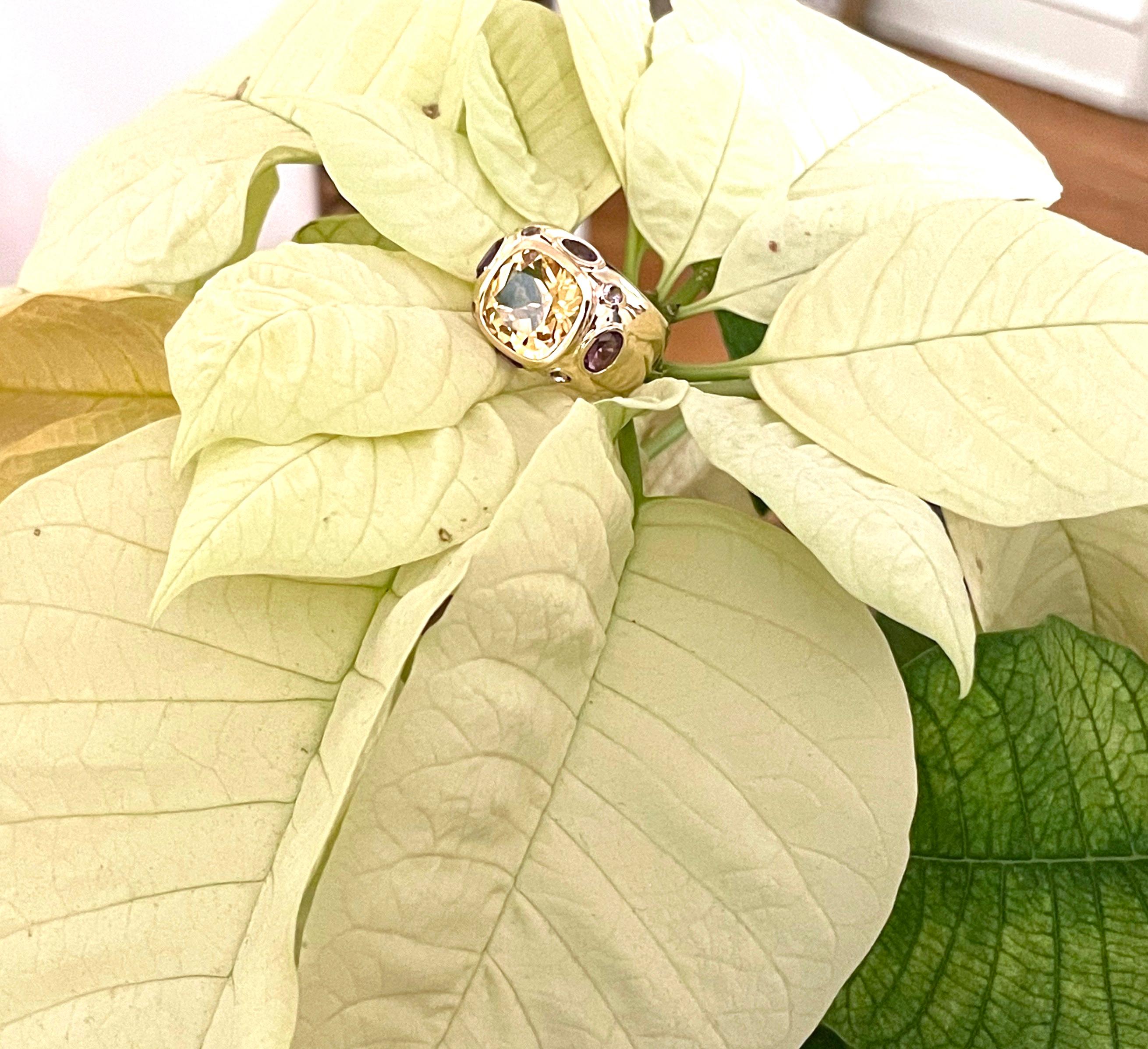 Bonheur Ring, Dark Blue Topaz, Peridot, Blue Topaz and Diamond Domed Ring In New Condition For Sale In New York, NY