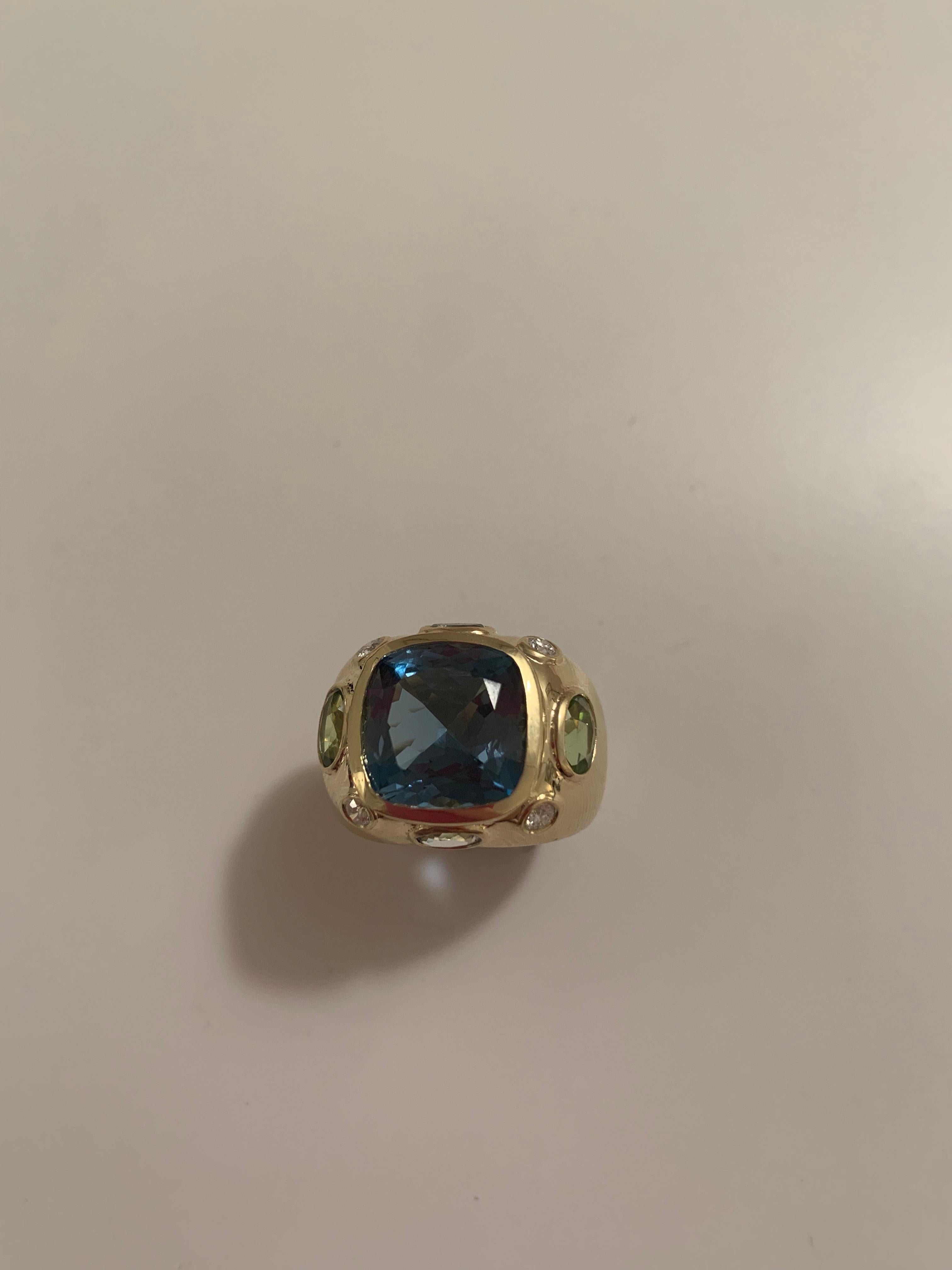 Anello Bonheur, Topazio azzurro, peridoto, topazio azzurro e diamante a cupola in vendita 8