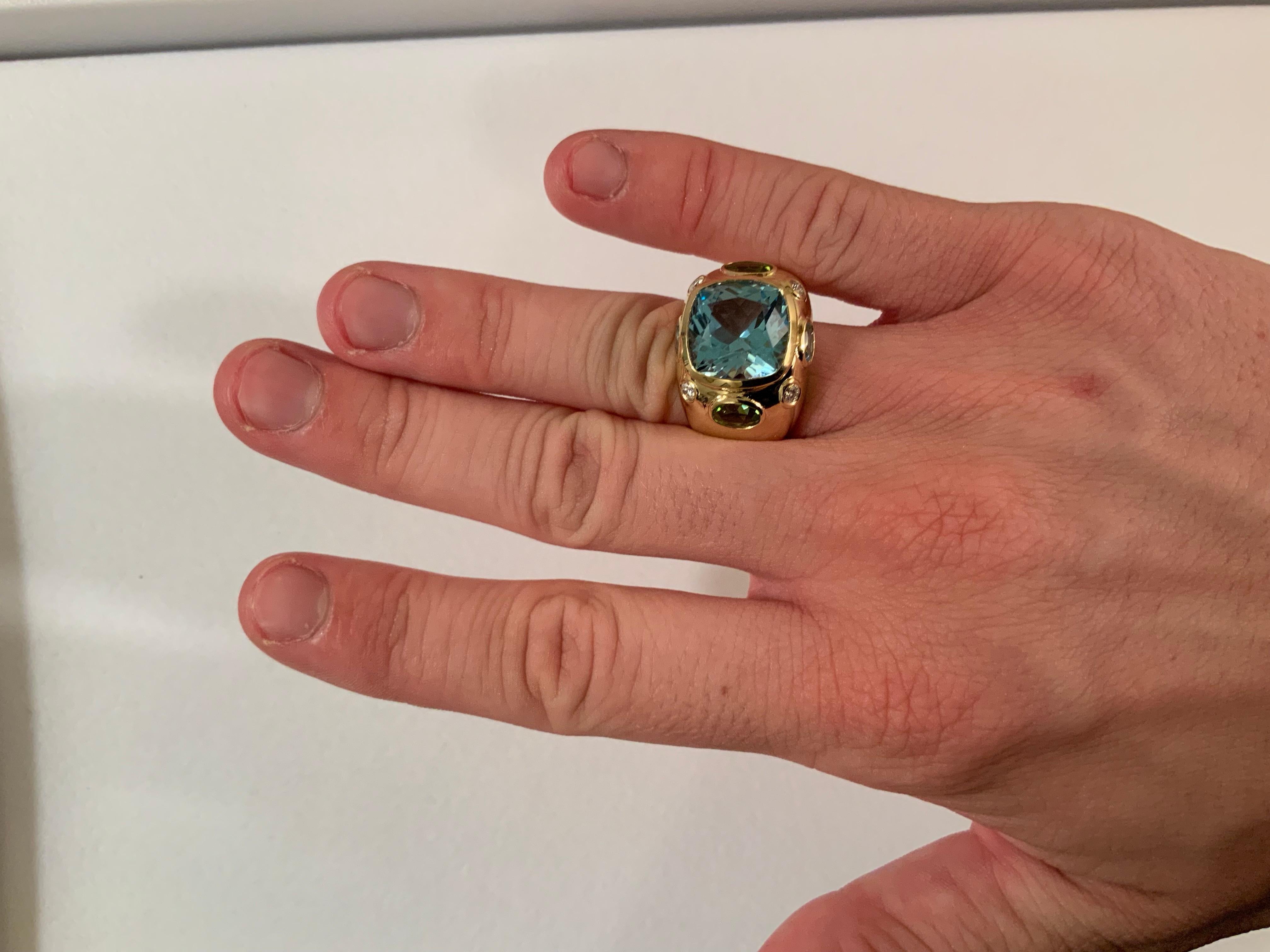 Bonheur Ring, Light Blue Topaz, Peridot, Blue Topaz and Diamond Domed Ring In New Condition For Sale In New York, NY