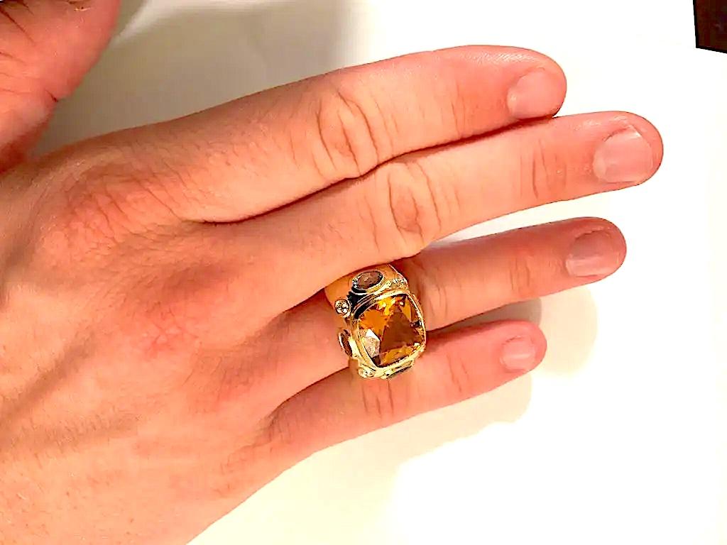 Anillo Bonheur con Citrino, Peridoto, Topacio Azul y Diamante Anillo Abombado en Nuevo estado para la venta en New York, NY