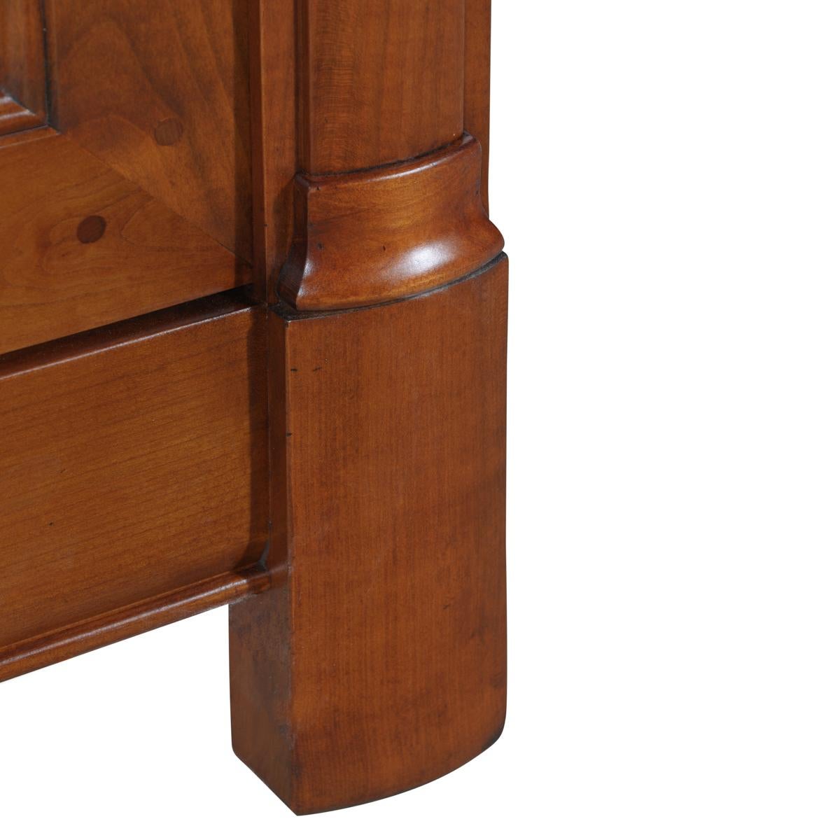 Bonnetiere-Schrank aus massivem Kirschbaumholz, TRADITION Französischer Landhausstil im Angebot 3