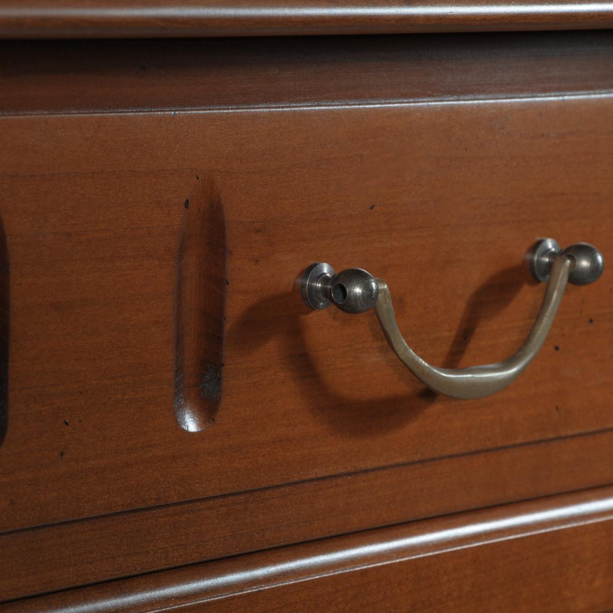 Bonnetiere-Schrank aus massivem Kirschbaumholz, TRADITION Französischer Landhausstil im Zustand „Neu“ im Angebot in Landivy, FR