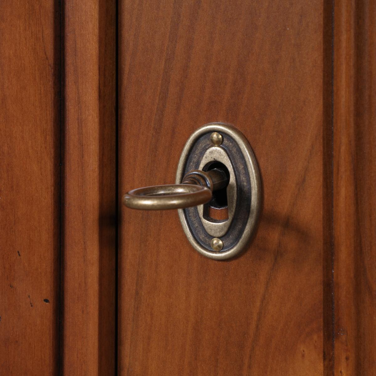 Bonnetiere-Schrank aus massivem Kirschbaumholz, TRADITION Französischer Landhausstil im Angebot 1
