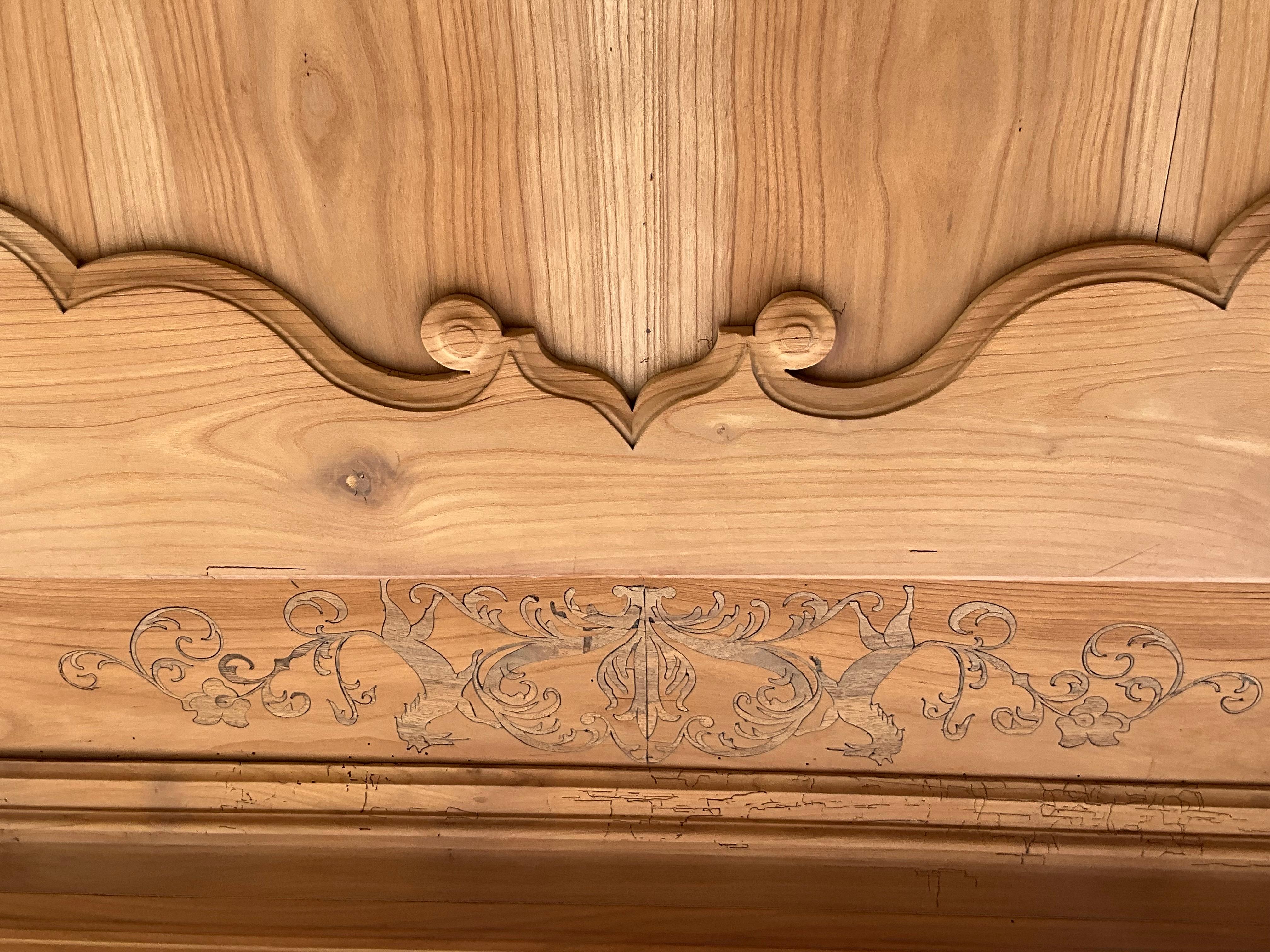 Fruitwood Bonnetière Française De Style Louis 15 En Merisier Massif Mid 19th Century For Sale