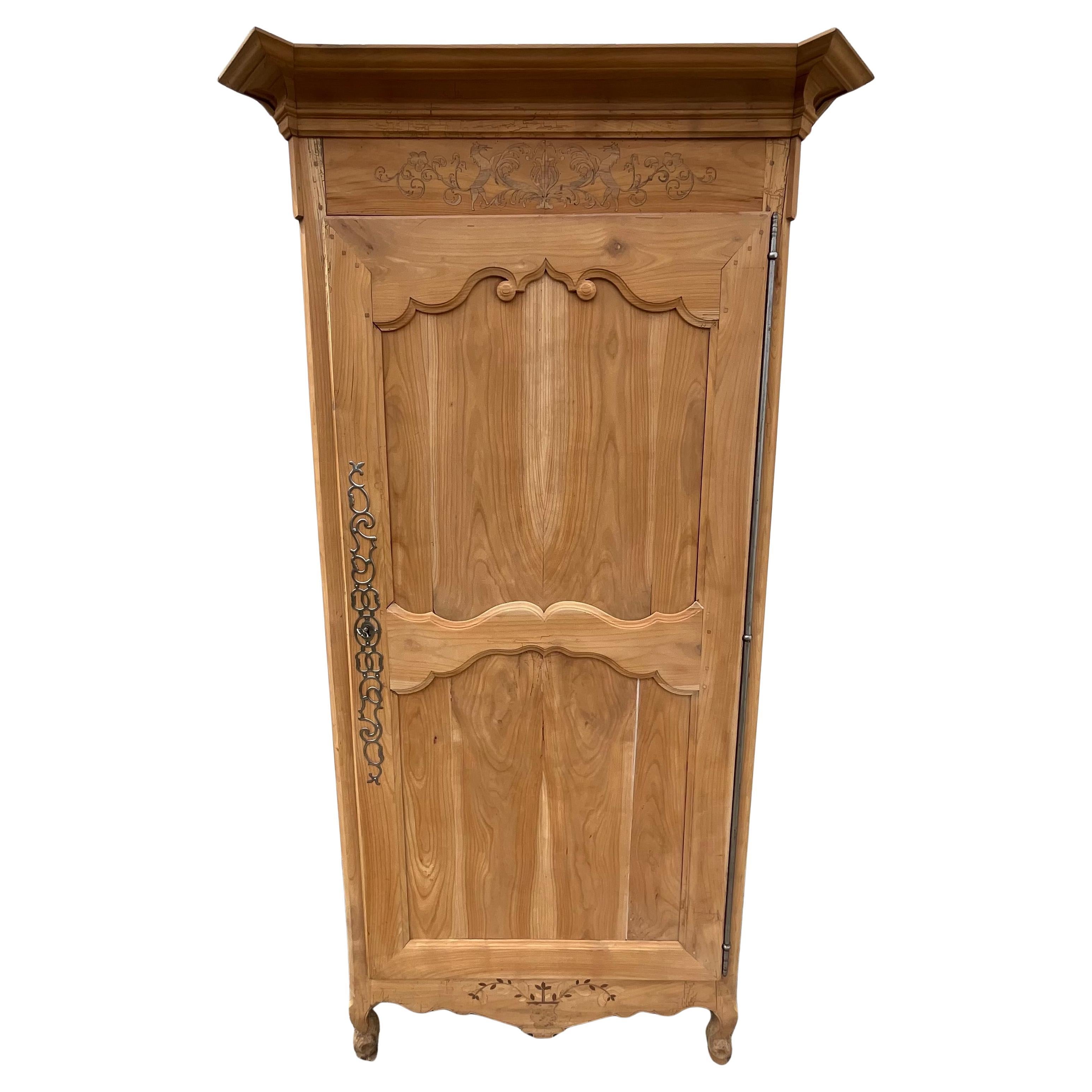 Bonnetière Française De Style Louis 15 En Merisier Massif Mid 19th Century For Sale