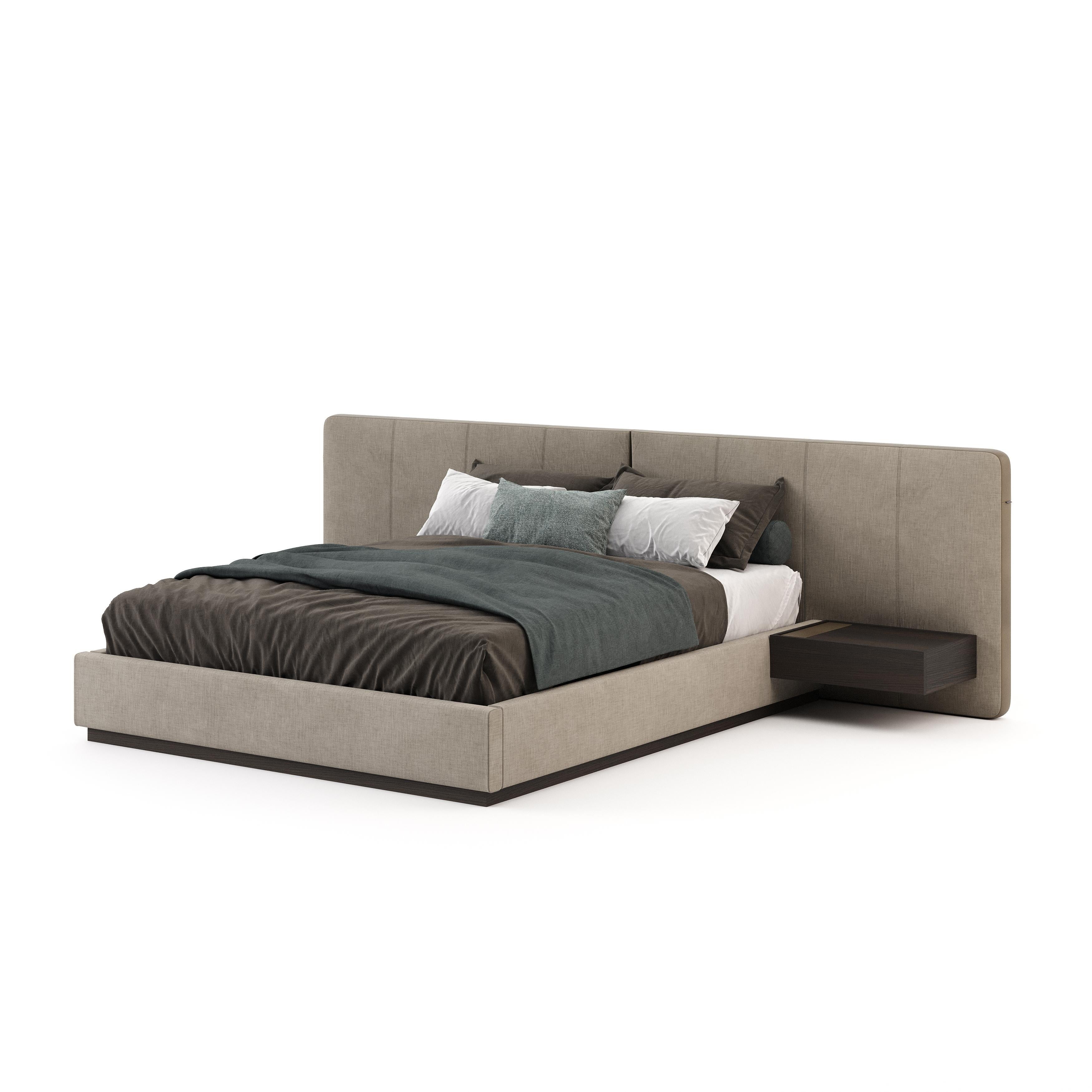 Modern Contemporary bed, upholstered with a customisable fabric by Laskasas For Sale