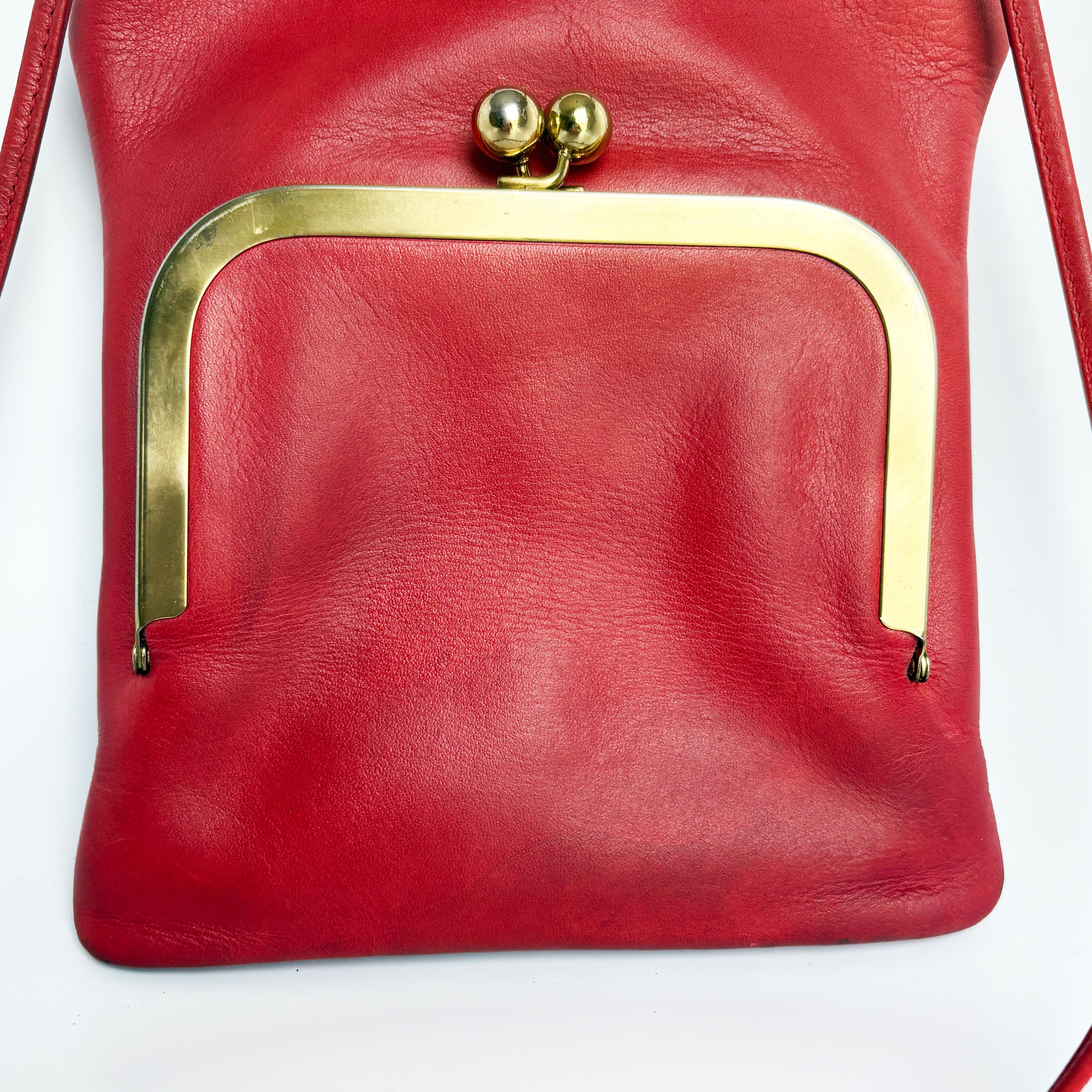 Bonnie Cashin für Coach Swinger Tasche mit doppeltem Rahmen und Kissenschloss aus rotem Leder Vintage im Angebot 5