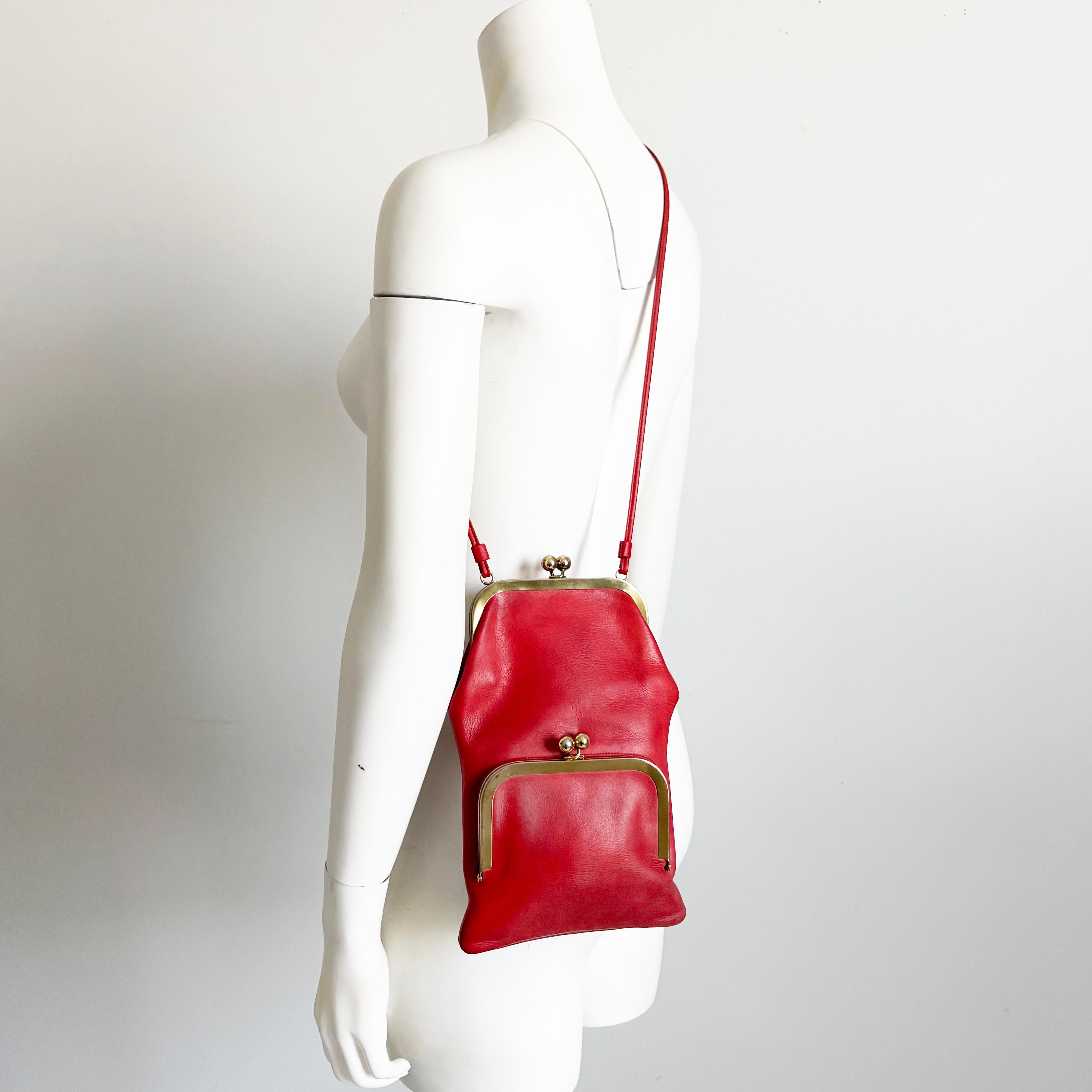 Bonnie Cashin für Coach Swinger Tasche mit doppeltem Rahmen und Kissenschloss aus rotem Leder Vintage (Rot) im Angebot