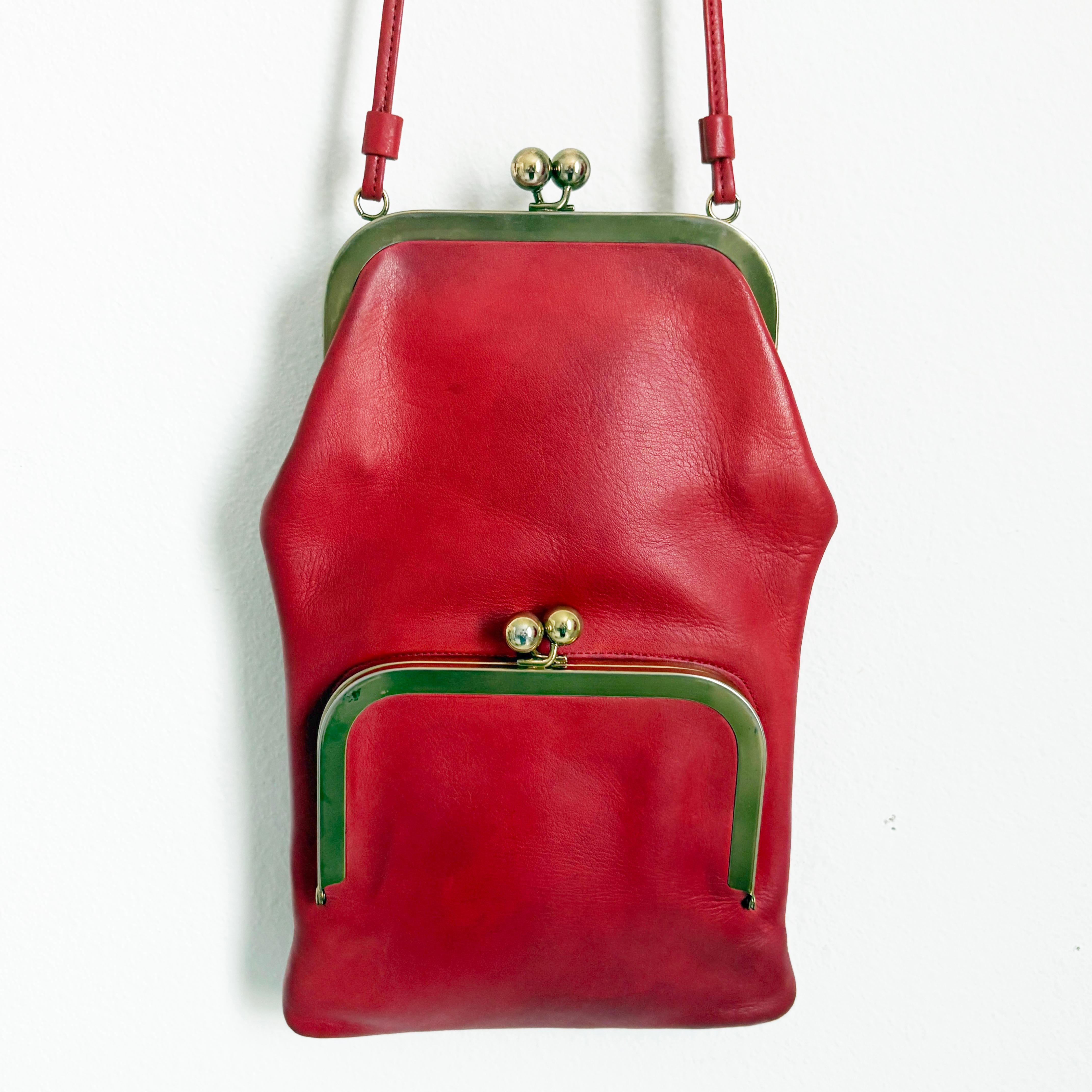 Bonnie Cashin für Coach Swinger Tasche mit doppeltem Rahmen und Kissenschloss aus rotem Leder Vintage im Angebot 1