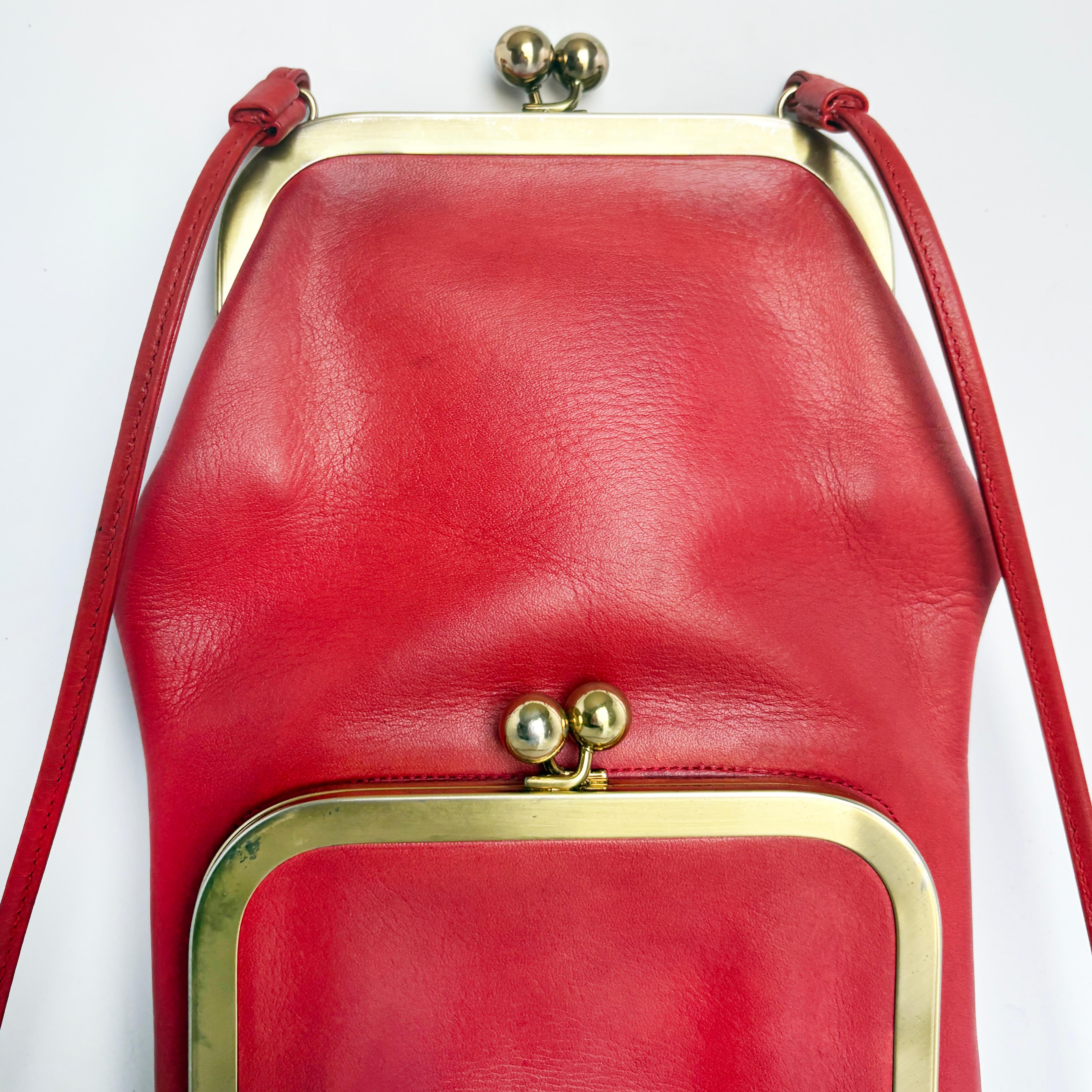 Bonnie Cashin für Coach Swinger Tasche mit doppeltem Rahmen und Kissenschloss aus rotem Leder Vintage im Angebot 4