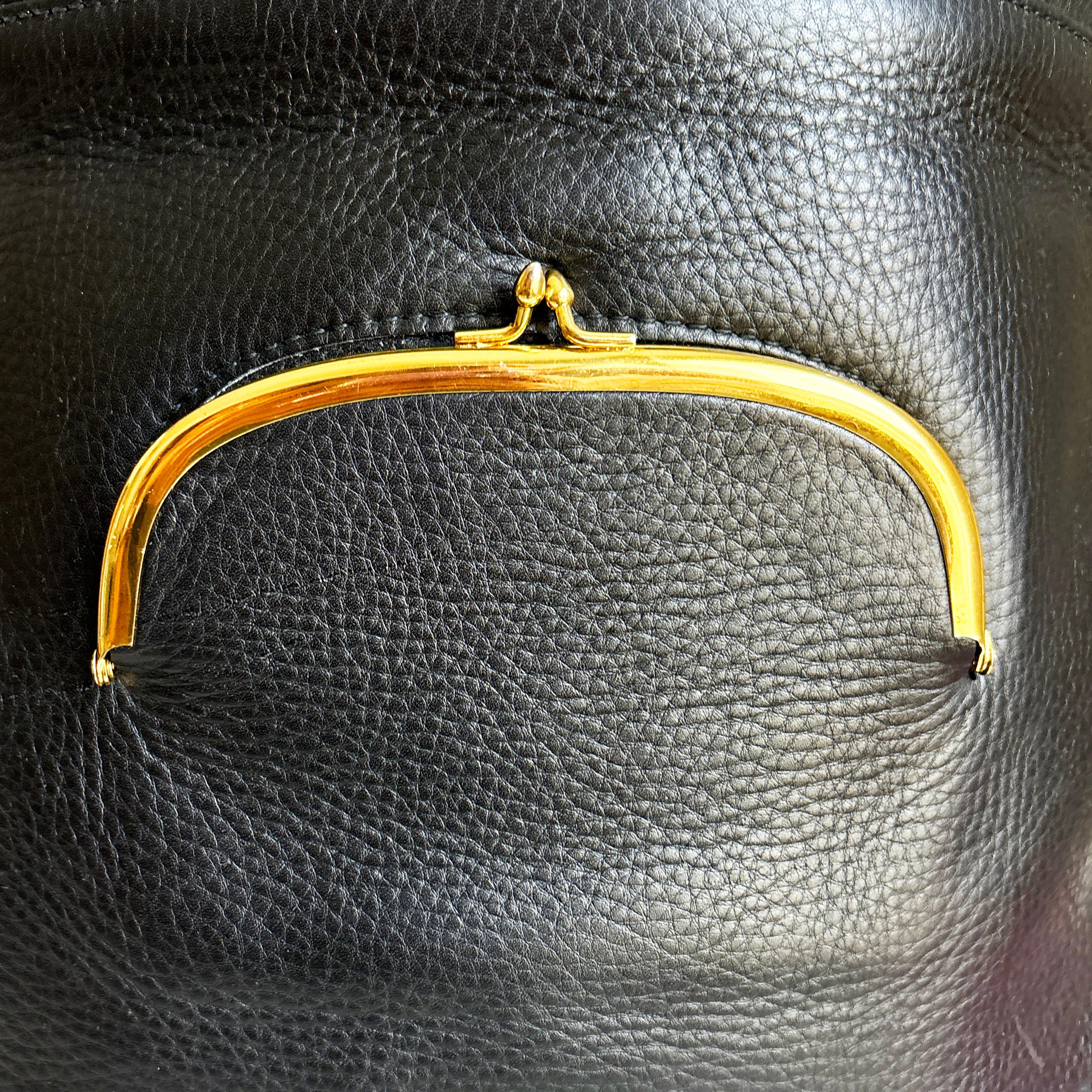 Bonnie Cashin para Meyers Bolsa bandolera Piel negra Bolsillo enrejado Raros años 70 Vintage en venta 4
