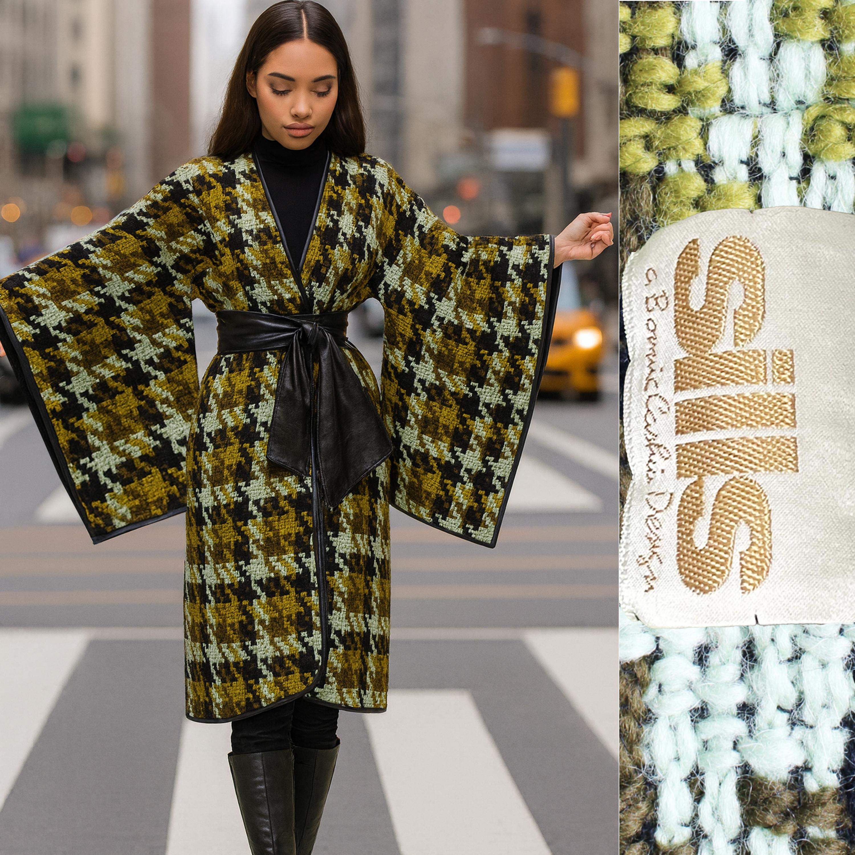 Marrone Bonnie Cashin for Sills 1960s Bouclé Knit Coat Oversized Trailing Sleeves Rare in vendita