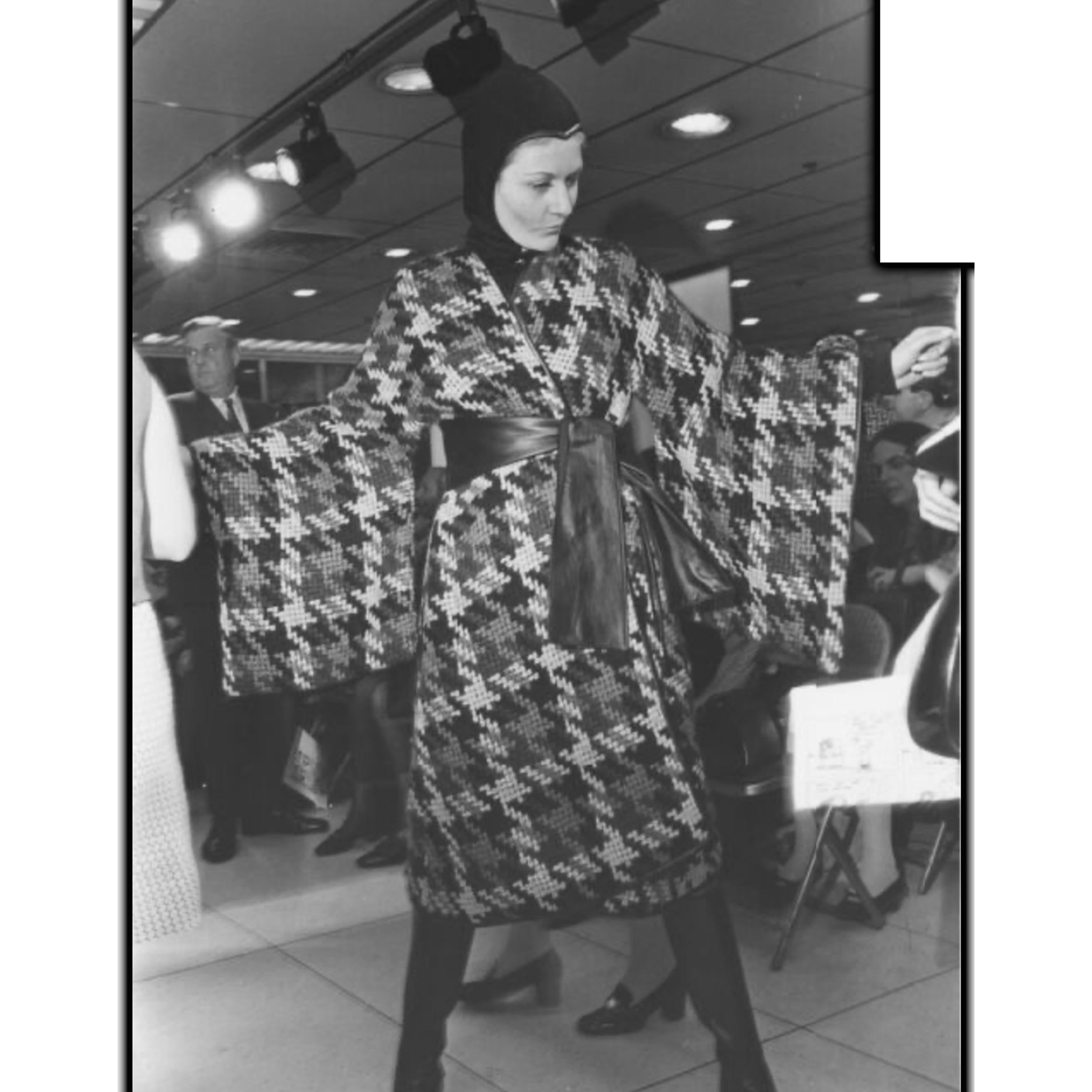 Bonnie Cashin for Sills 1960s Mini Dress Brown Knit Suede Trim Madonna Hood Rare in vendita 3