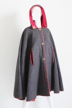 Bonnie Cashin for Sills Cape mit Kapuze Holzkohle Wolle Rot Leder Trim Rare Vintage
