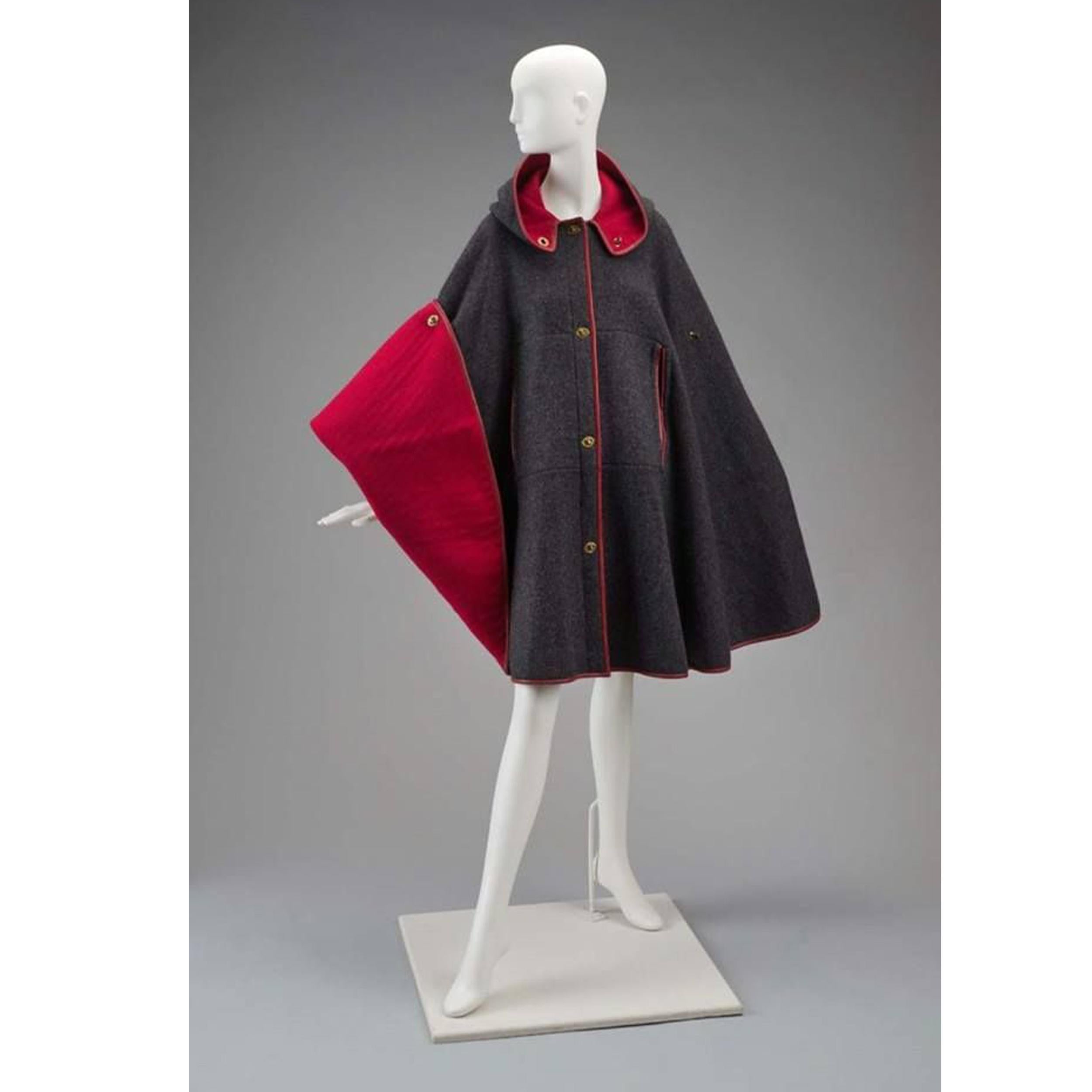 Bonnie Cashin for Sills Cape Hooded Charcoal Wool Red Leather Trim Rare Vintage For Sale 4