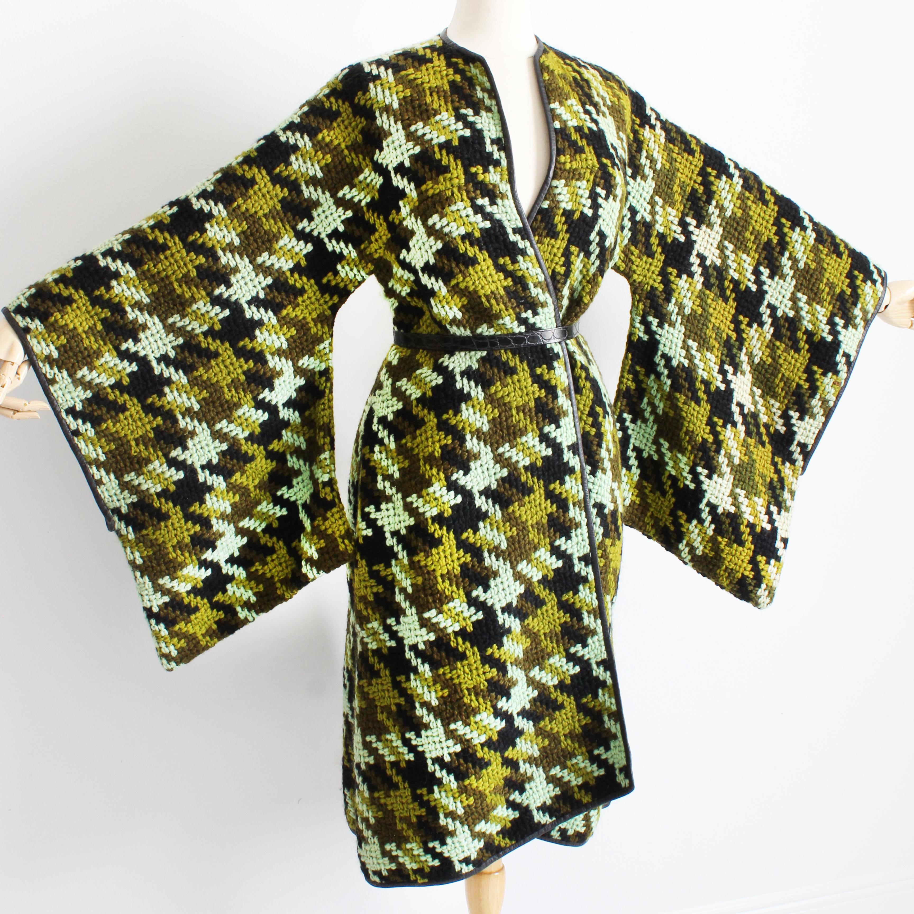 Manteau Bonnie Cashin for Sills pour Poupées surdimensionnées à manches traînantes en tricot bouclé documenté  Excellent état - En vente à Port Saint Lucie, FL
