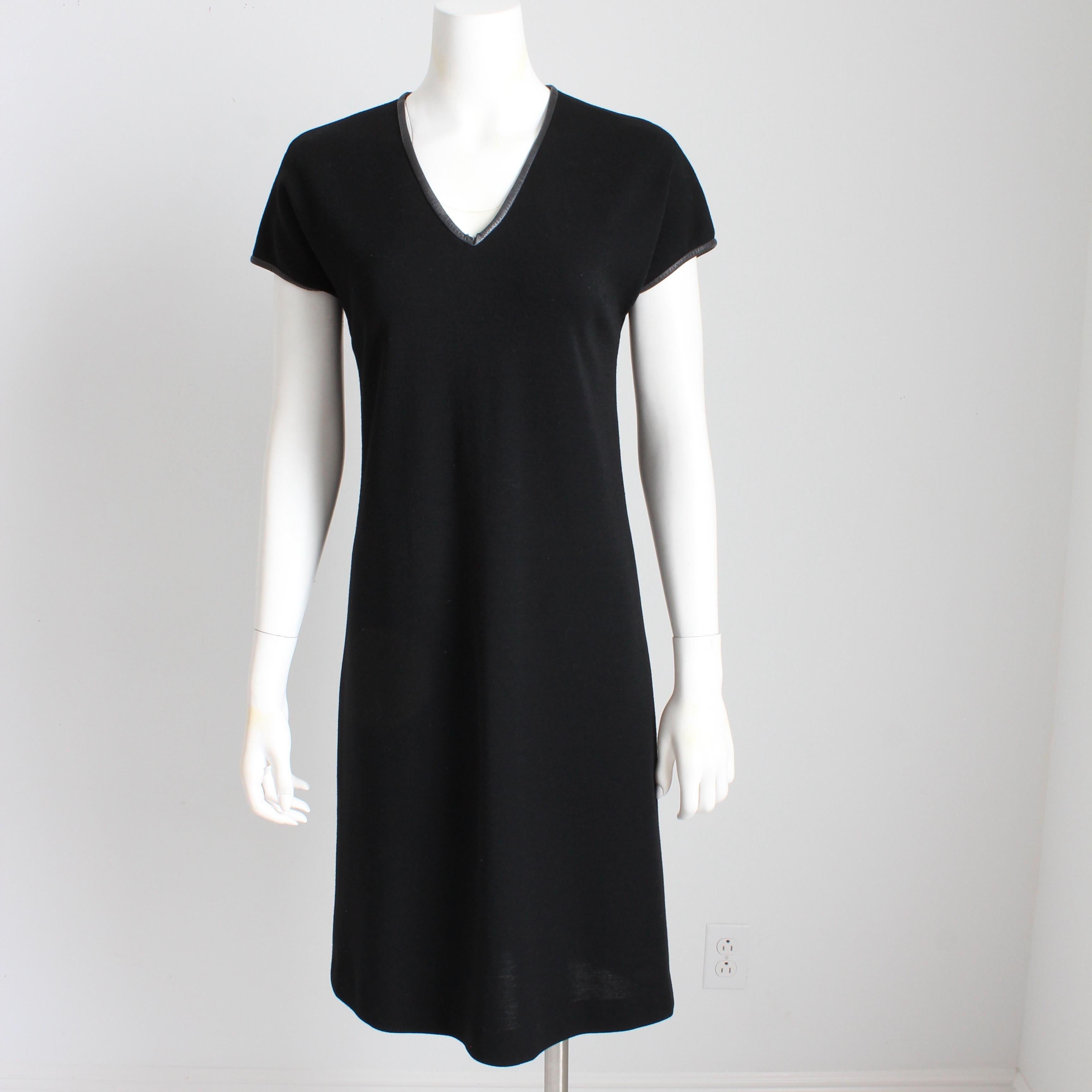 Bonnie Cashin pour Sills Robe et ceinture Jersey de laine noir Garniture en cuir Vintage Pour femmes en vente