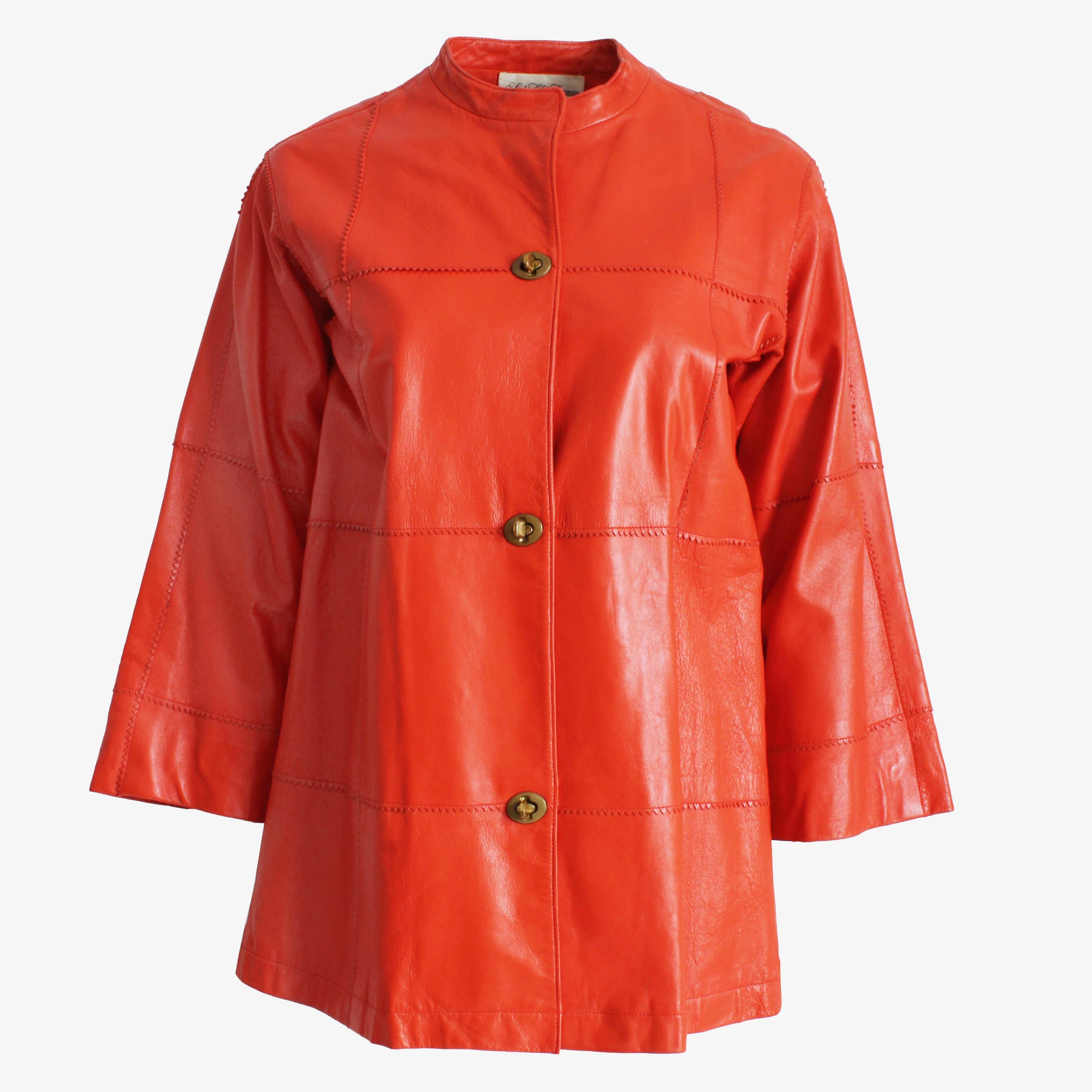 Authentische, gebrauchte, orangefarbene Vintage-Lederjacke von Bonnie Cashin für Sills, wahrscheinlich aus den 60er Jahren.  Eine schicke Lederjacke mit Kimonoärmeln in einer leuchtenden und schwer zu findenden Farbe, die ursprünglich von Saks Fifth