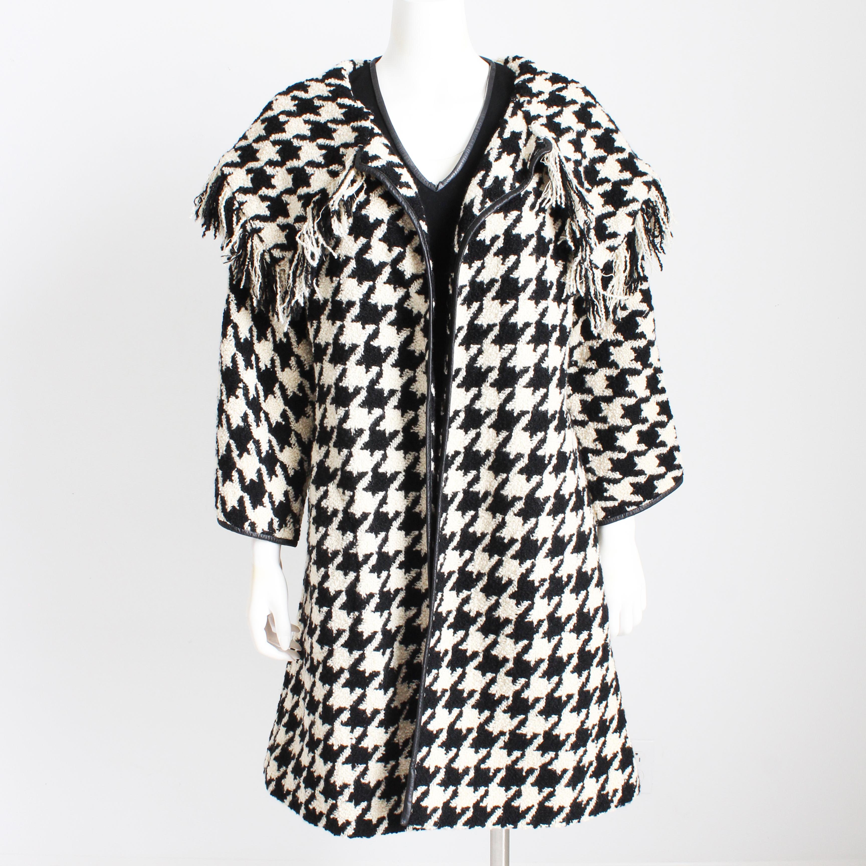 Bonnie Cashin Mantel und Rock Set Houndstooth Boucle Fransen 2pc Anzug Schal Kragen im Zustand „Gut“ im Angebot in Port Saint Lucie, FL