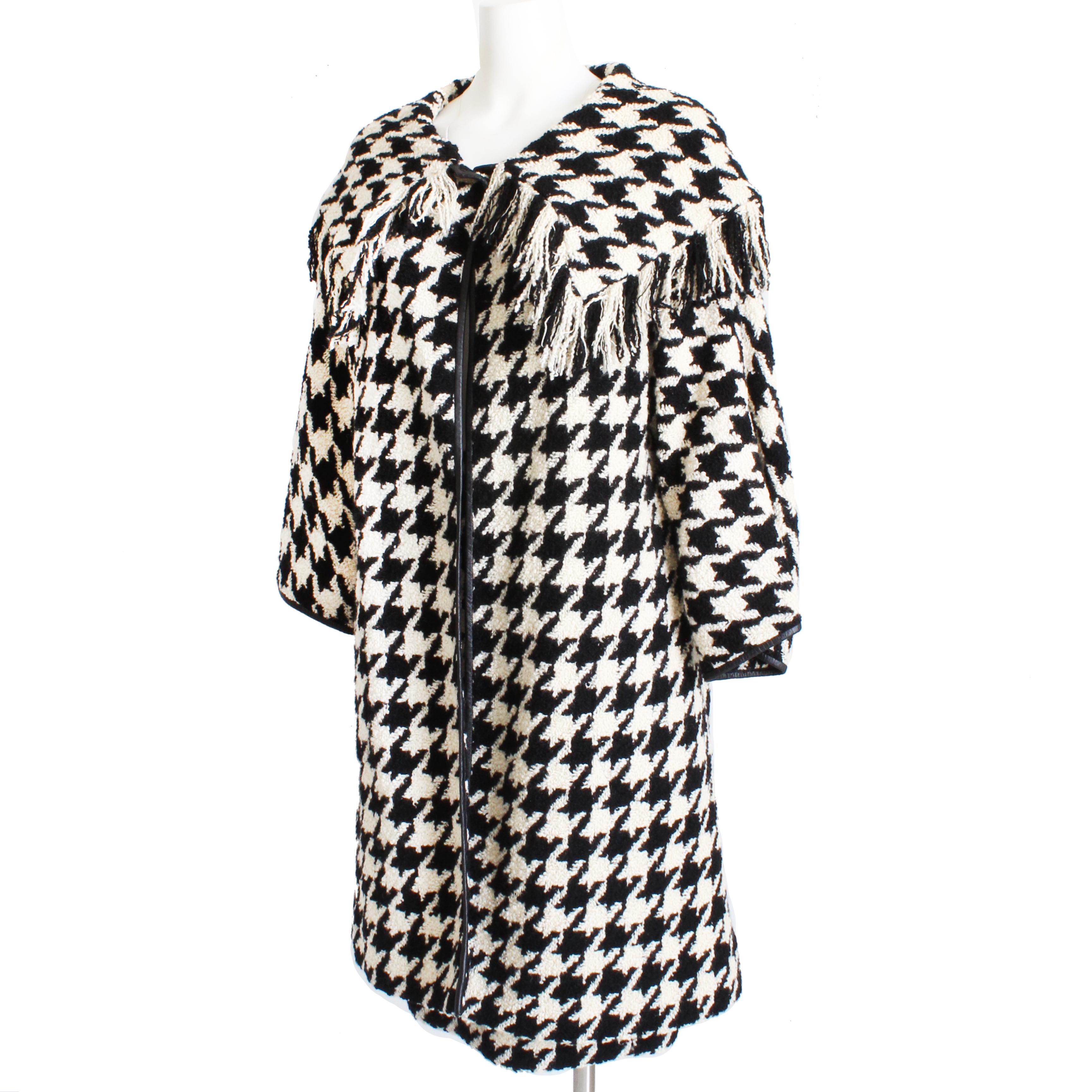 Bonnie Cashin Mantel und Rock Set Houndstooth Boucle Fransen 2pc Anzug Schal Kragen im Angebot 4