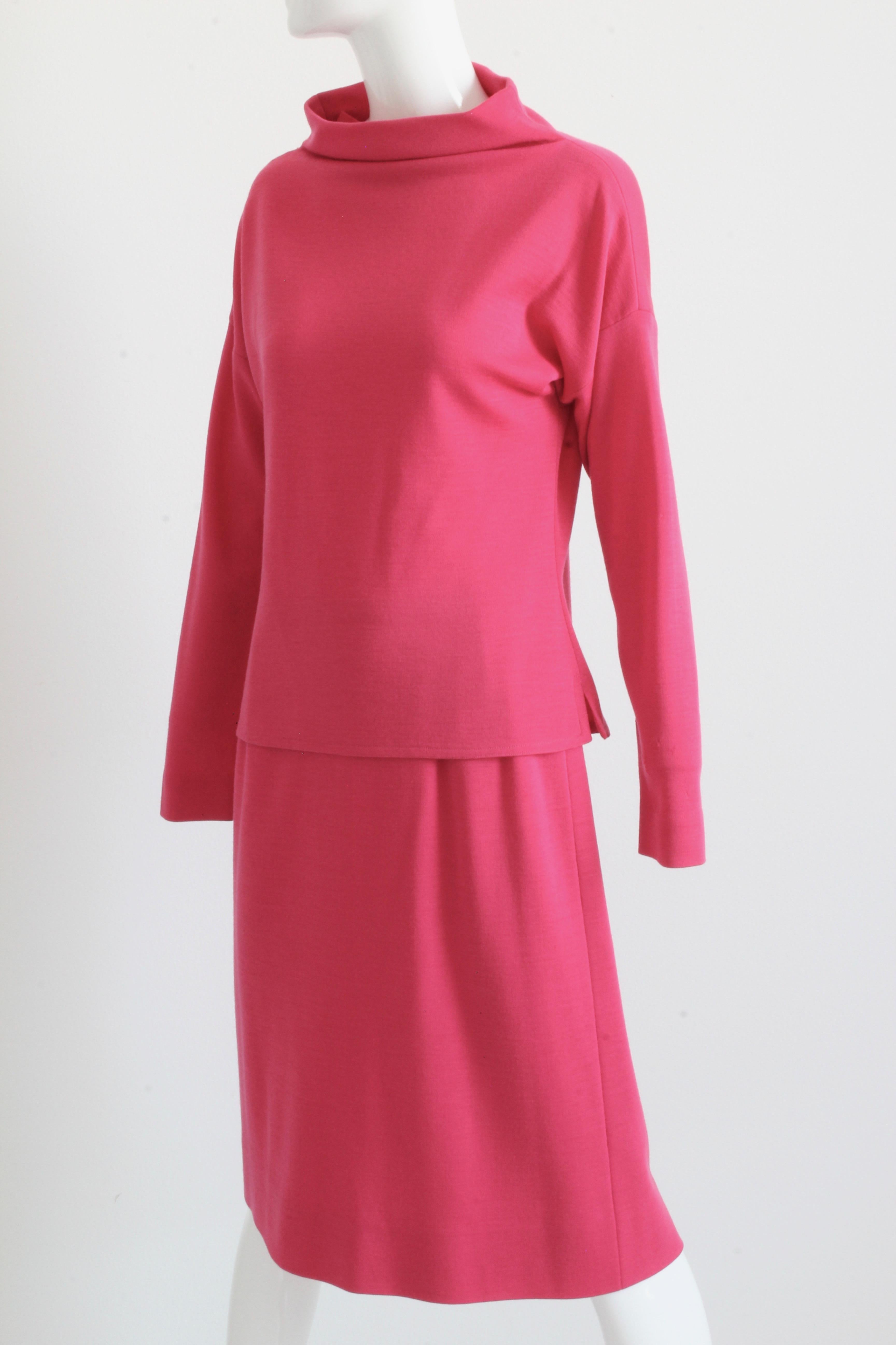 Bonnie Cashin Suit Pink Knit 2pc Set Raglan Top and Skirt Vintage 1960s In Good Condition For Sale In Port Saint Lucie, FL