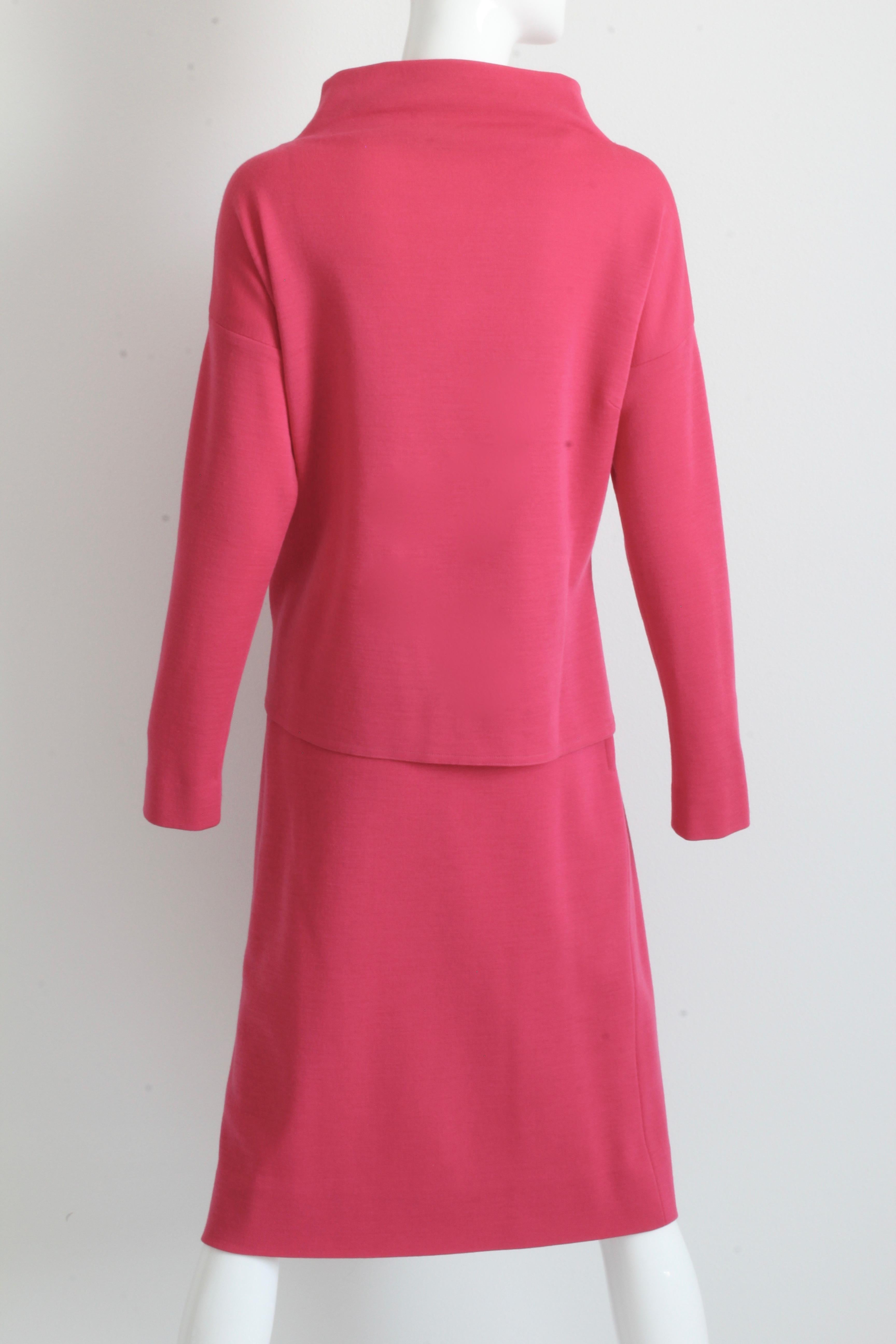 Women's Bonnie Cashin Suit Pink Knit 2pc Set Raglan Top and Skirt Vintage 1960s For Sale