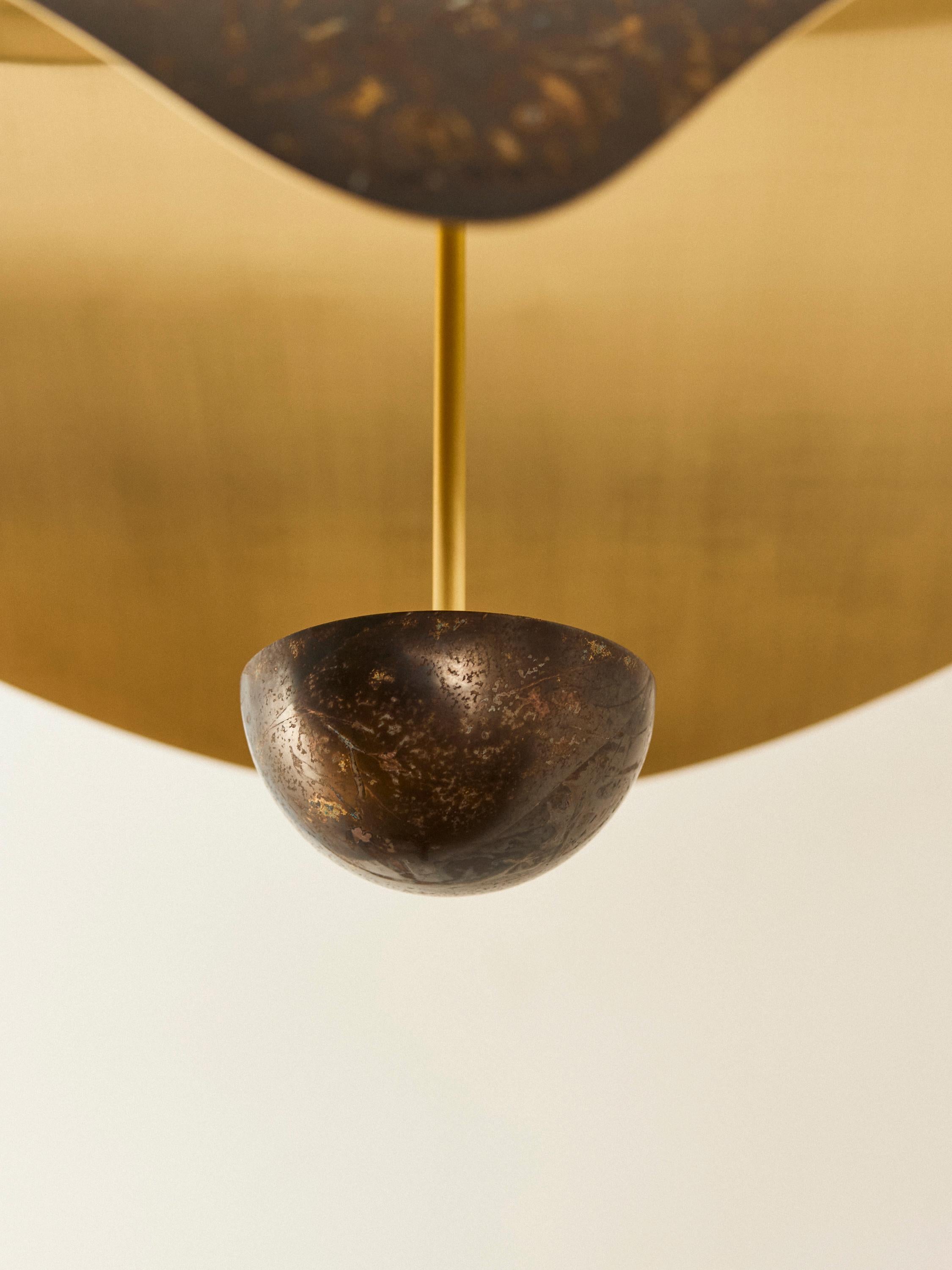 Scandinave Petite suspension LED Bonnie Contemporary, laiton massif ou chromé, fait/fini à la main en vente