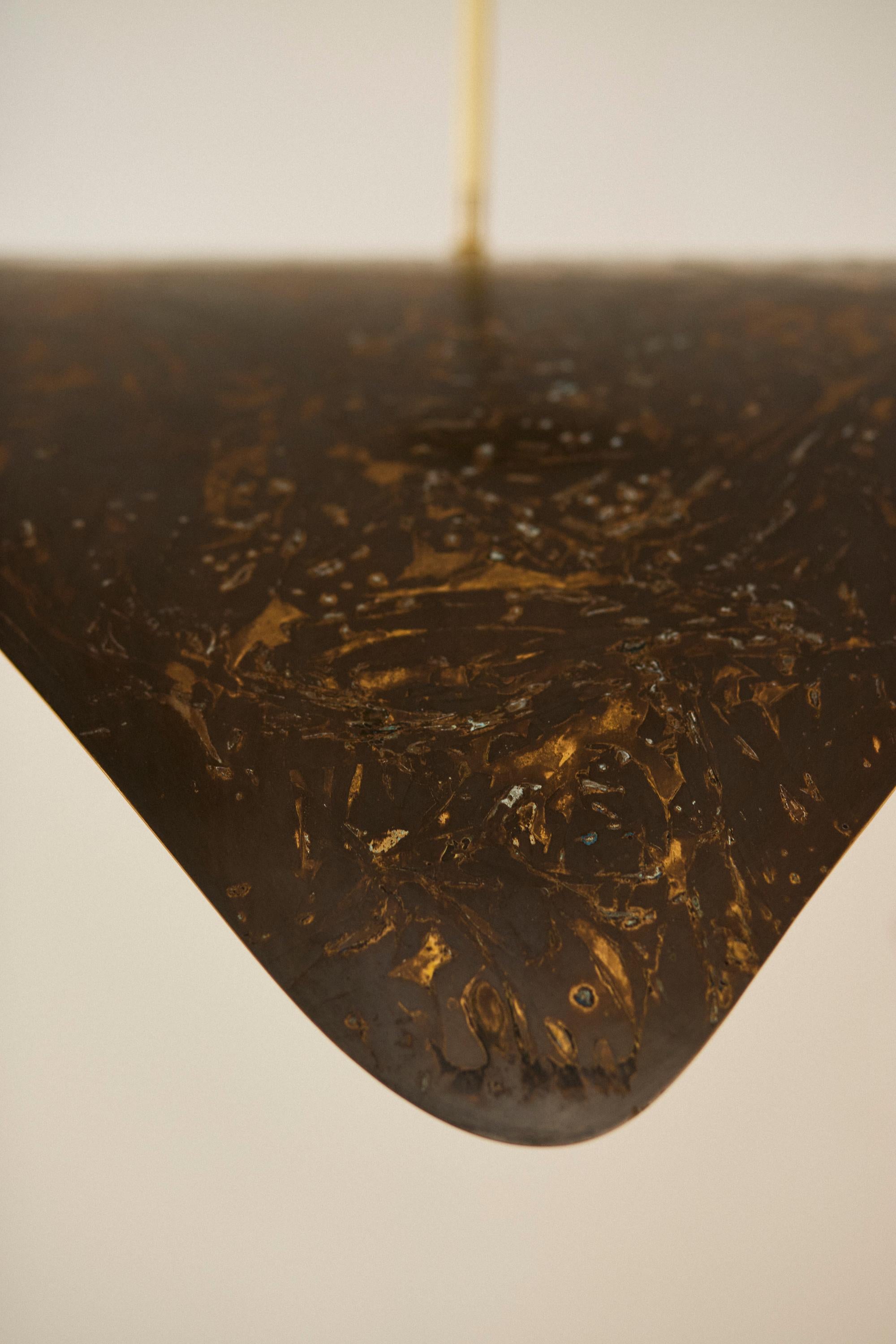 Petite suspension LED Bonnie Contemporary, laiton massif ou chromé, fait/fini à la main Neuf - En vente à Torslanda, SE