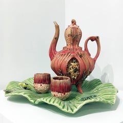Surrealistisches Porzellan-Teekanne- und Tasse-Set mit Tablett, Keramik- und Glasakzenten