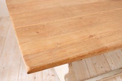 Bonnin Ashley, maßgefertigter Gustavianischer Tisch mit lackiertem Trestle-Sockel