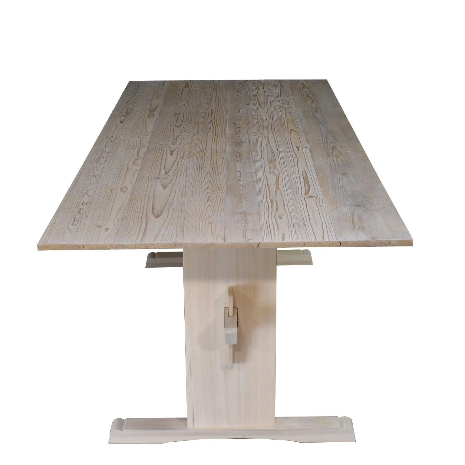 Gustavien Table de salle à manger Bonnin Ashley Noland 7' en pin européen récupéré, fabriquée sur mesure en vente