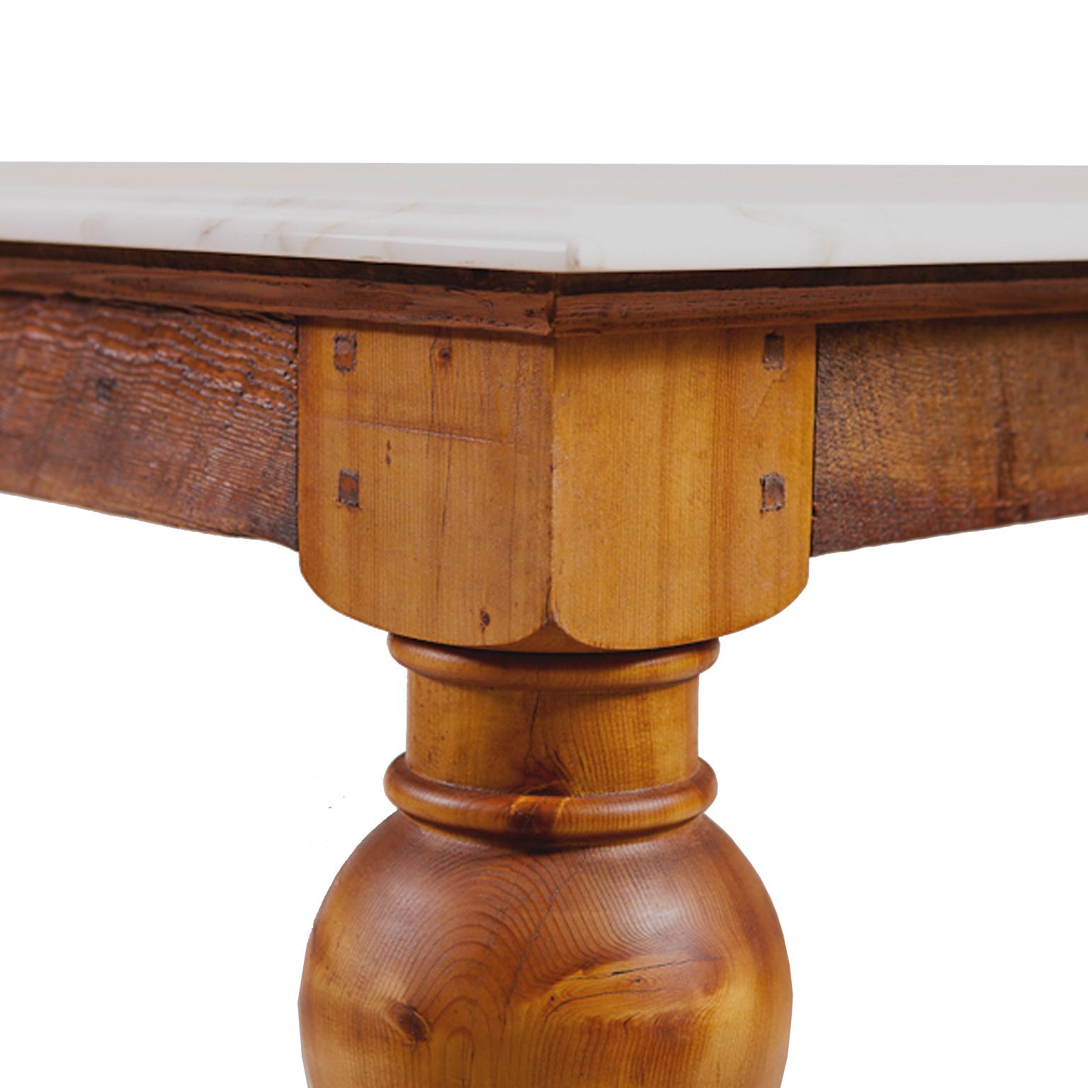 XXIe siècle et contemporain Base de table de salle à manger en pin faite sur mesure Bonnin Ashley avec plateau en marbre doré Calacatta en vente