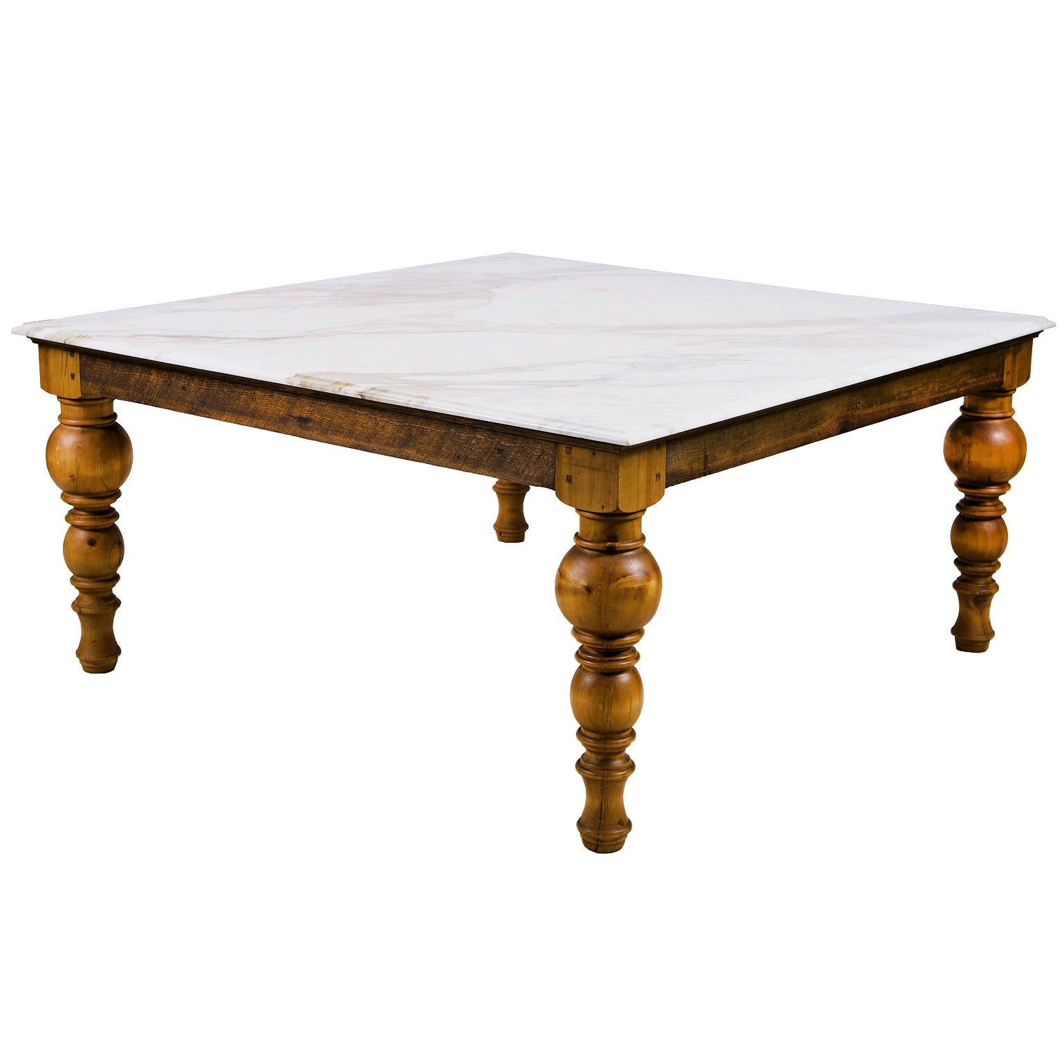Base de table de salle à manger en pin faite sur mesure Bonnin Ashley avec plateau en marbre doré Calacatta en vente